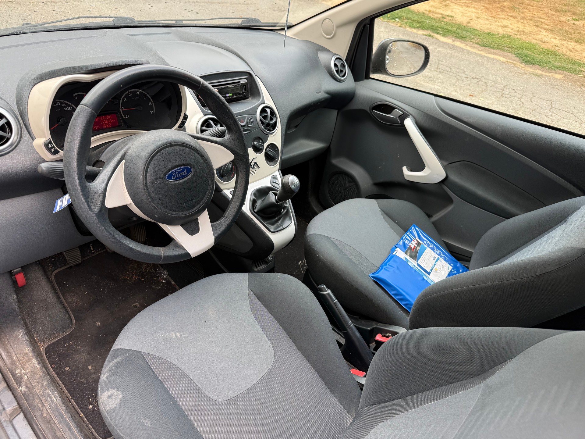FORD KA 1.25 Titanium-image-6