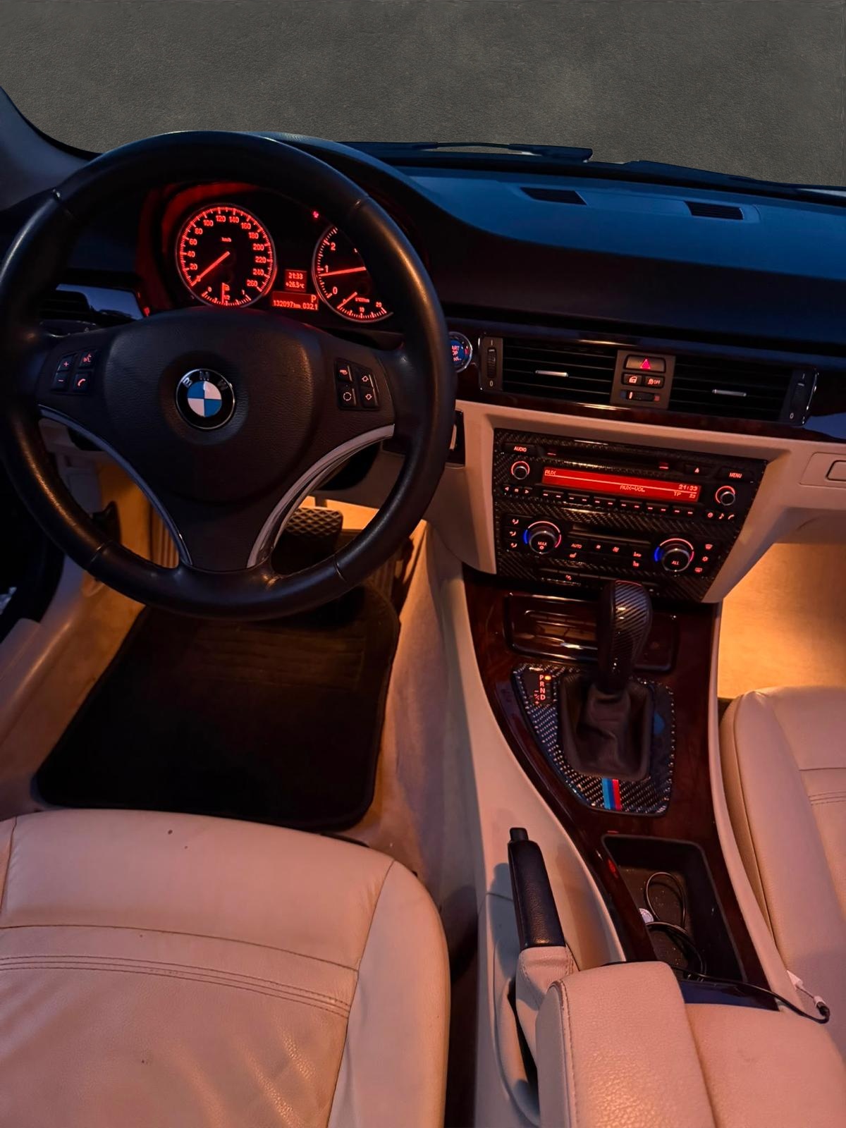 BMW 320i Coupé Steptronic-image-10