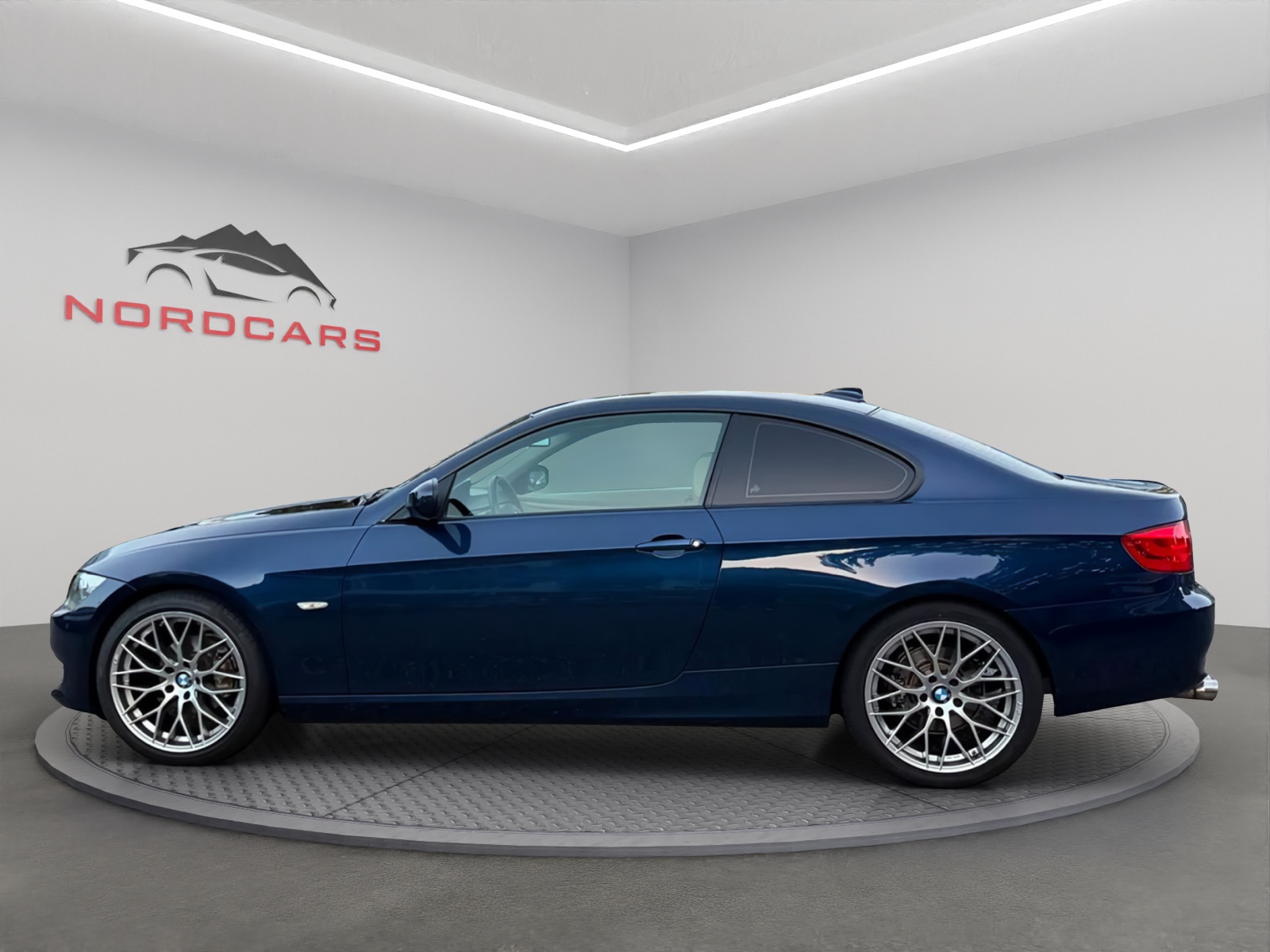 BMW 320i Coupé Steptronic-image-1