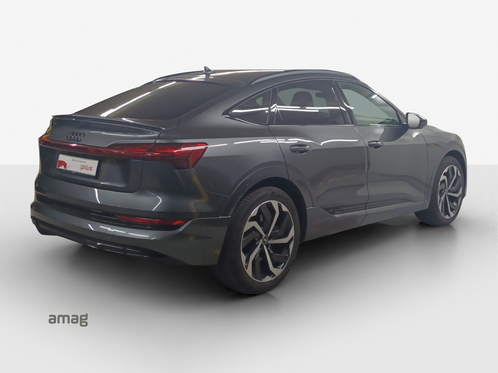 AUDI e-tron 55 Sportback S Line quattro-image-5
