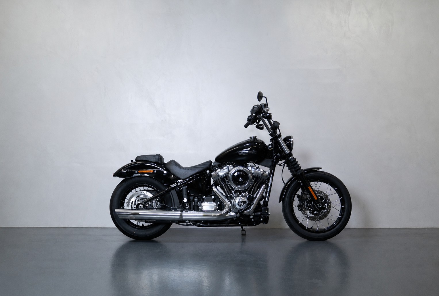 HARLEY-DAVIDSON Street Bob 117 | Jekill & Hyde | 4 Jahre Garantie | 1’900 km
