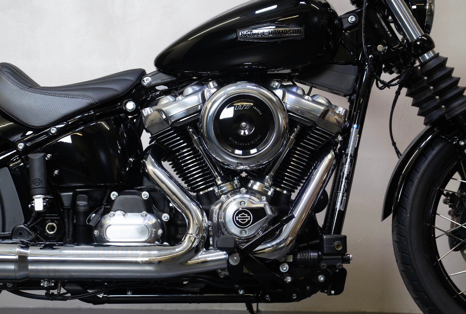 HARLEY-DAVIDSON Street Bob 117 | Jekill & Hyde | 4 Jahre Garantie | 1’900 km-image-3