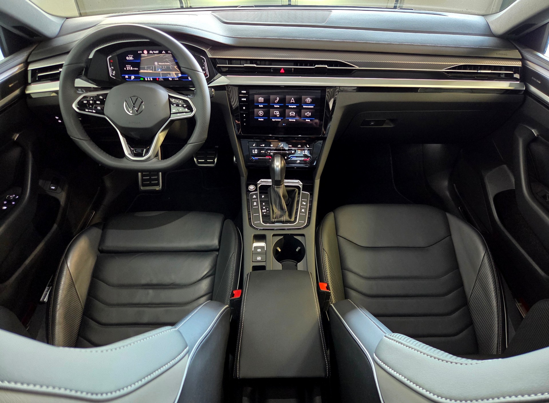 VW Arteon Shooting Brake 2.0 TDI R-Line DSG 4m-image-5