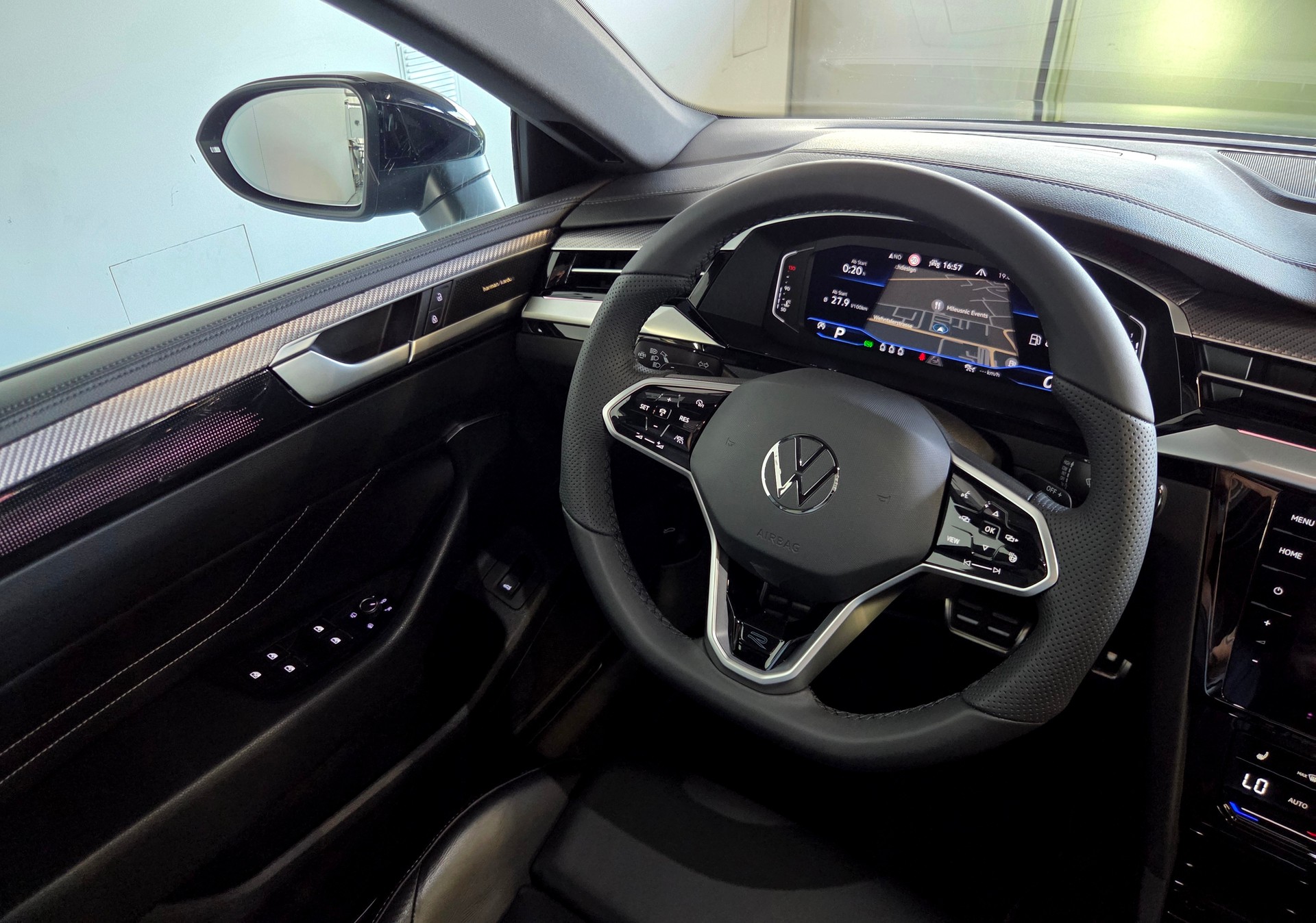 VW Arteon Shooting Brake 2.0 TDI R-Line DSG 4m-image-18