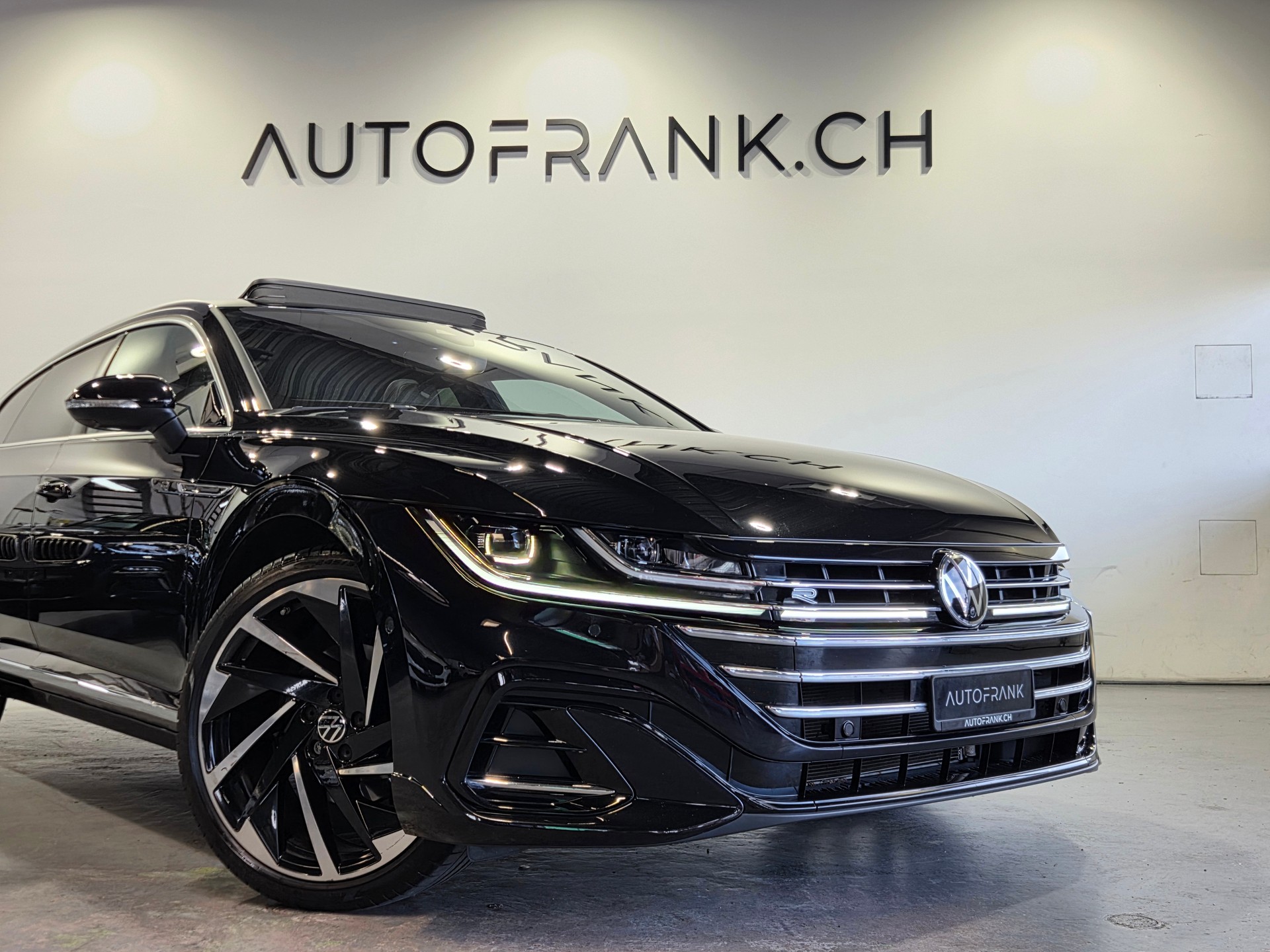VW Arteon Shooting Brake 2.0 TDI R-Line DSG 4m-image-8