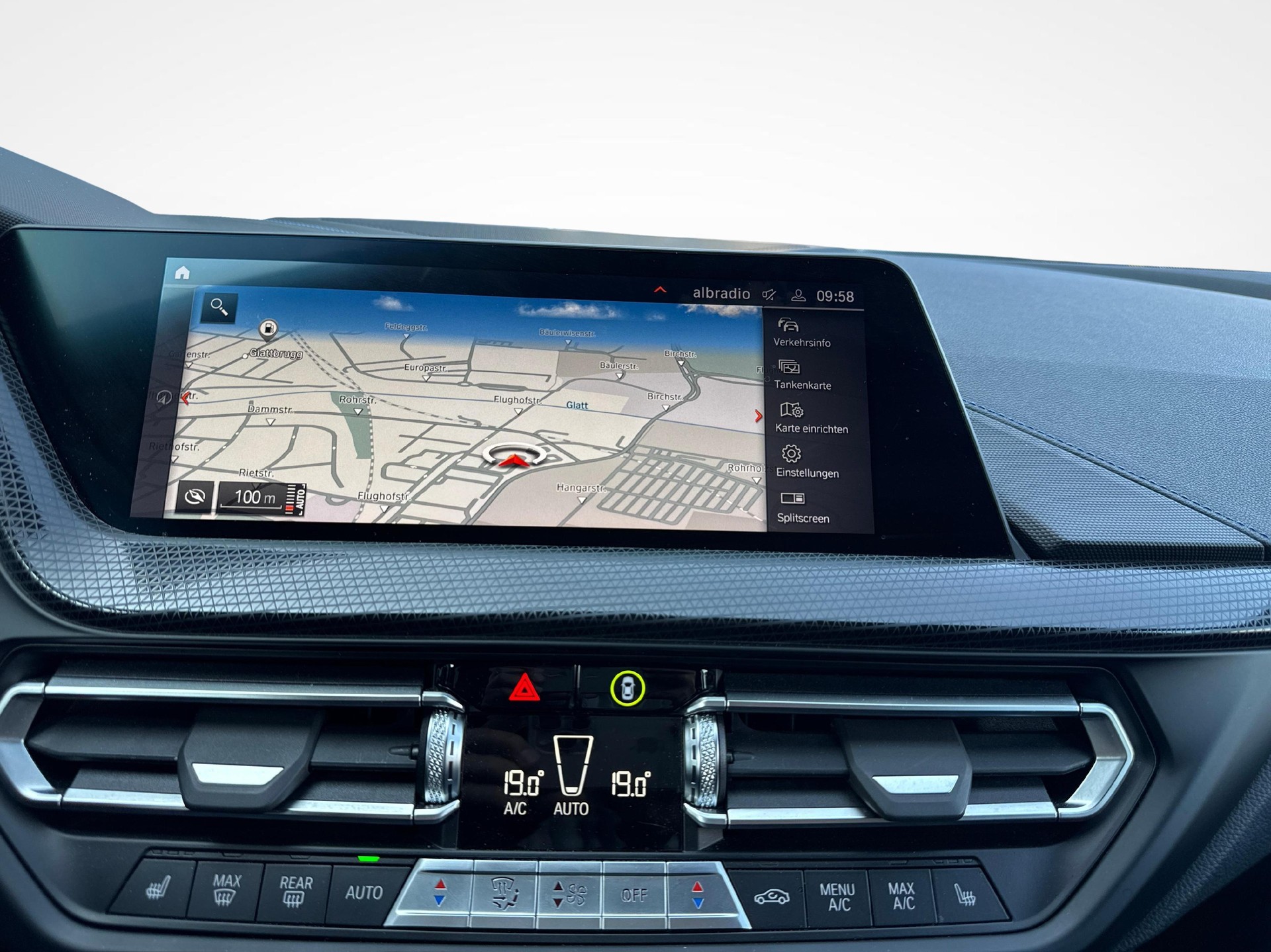 BMW 120d xDrive SAG-image-15