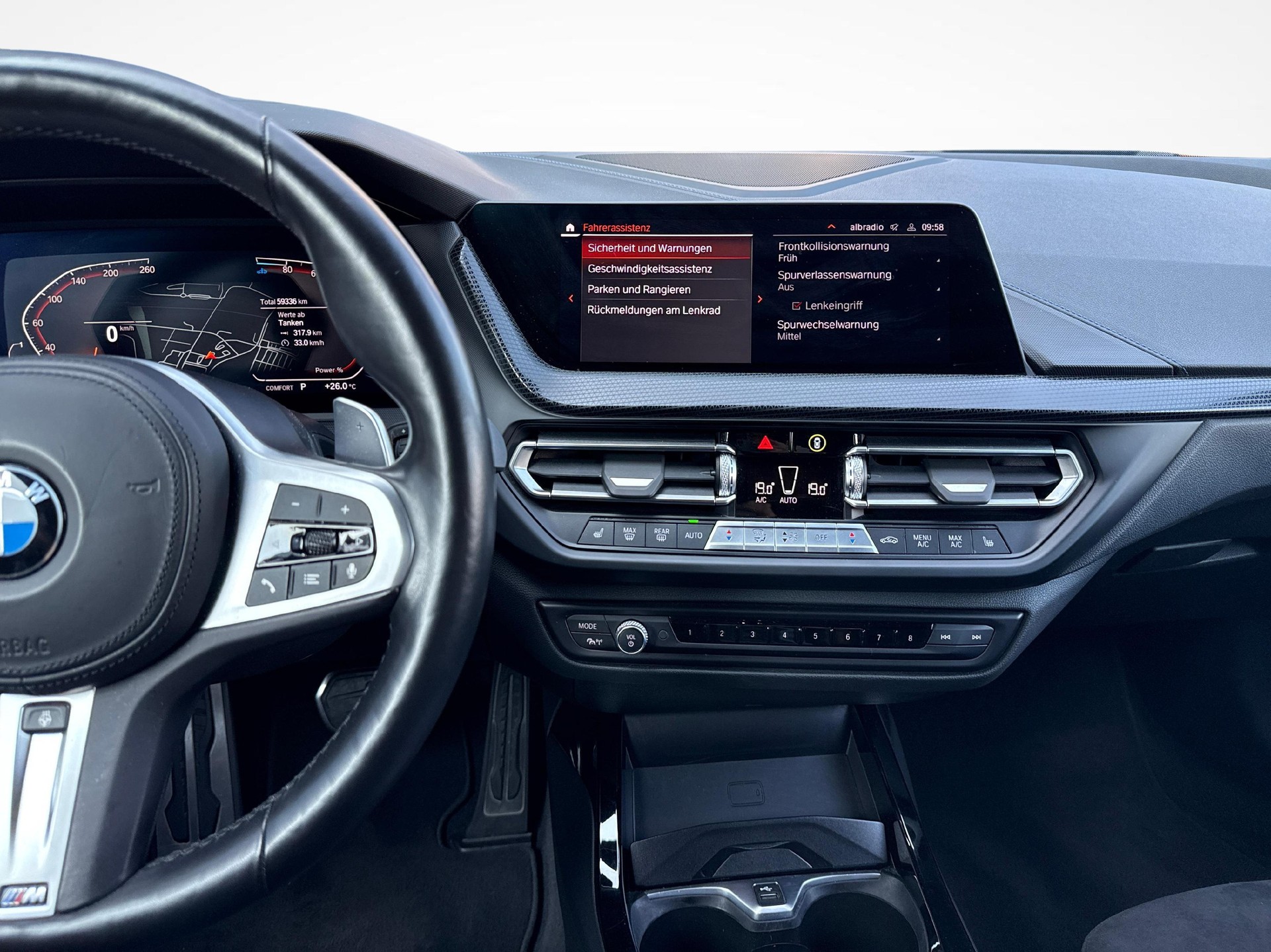 BMW 120d xDrive SAG-image-14