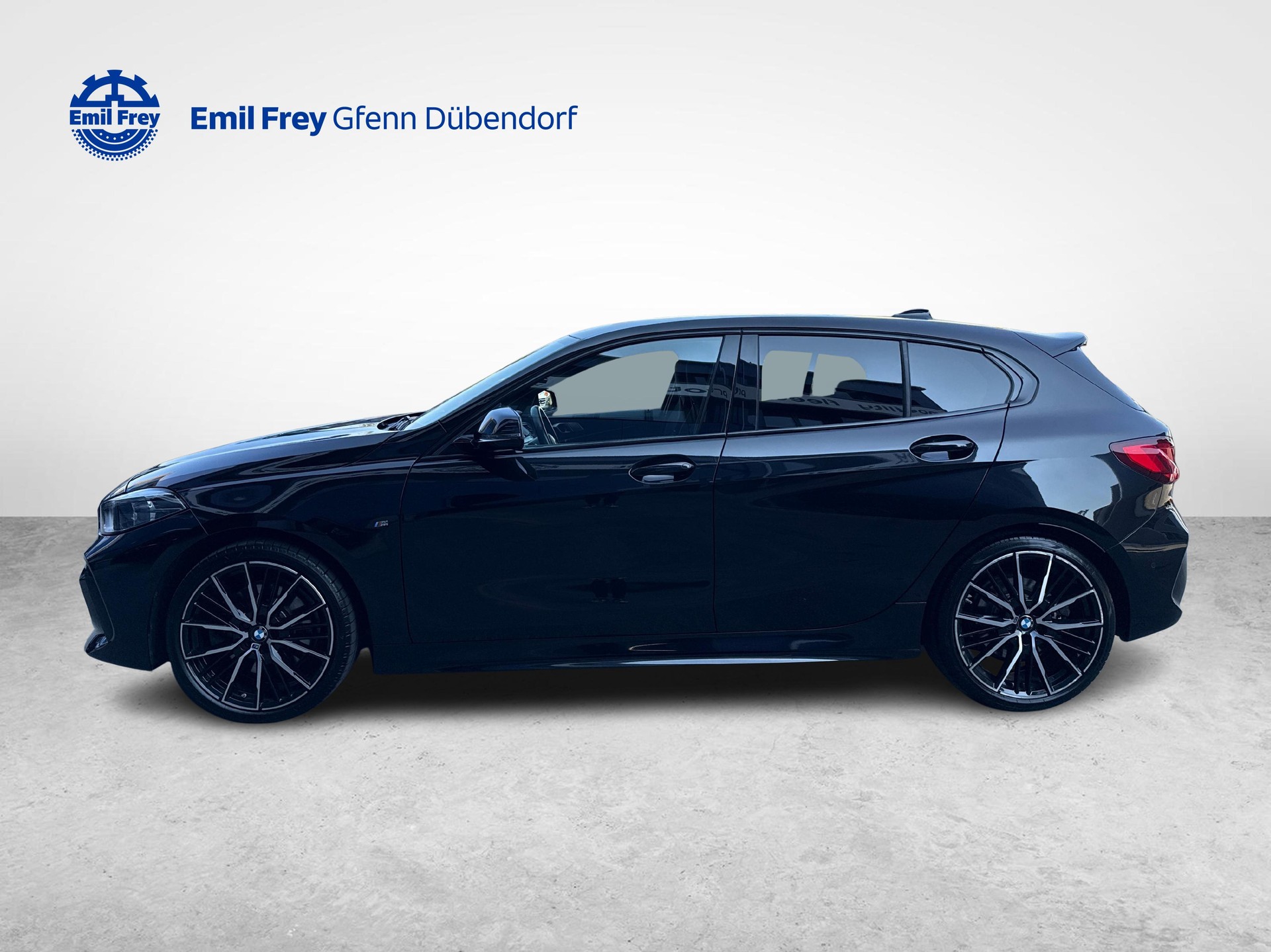 BMW 120d xDrive SAG-image-1