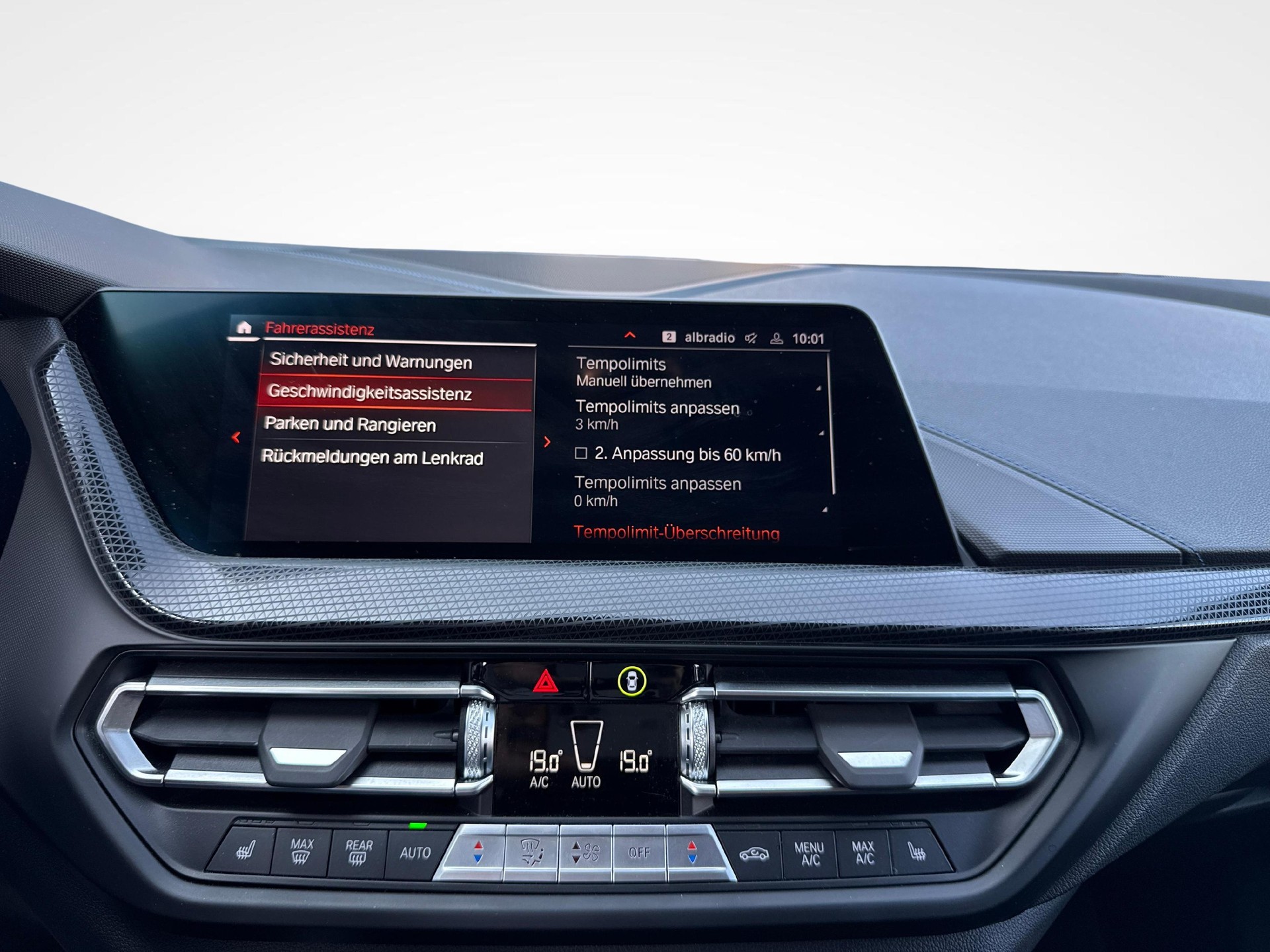 BMW 120d xDrive SAG-image-19