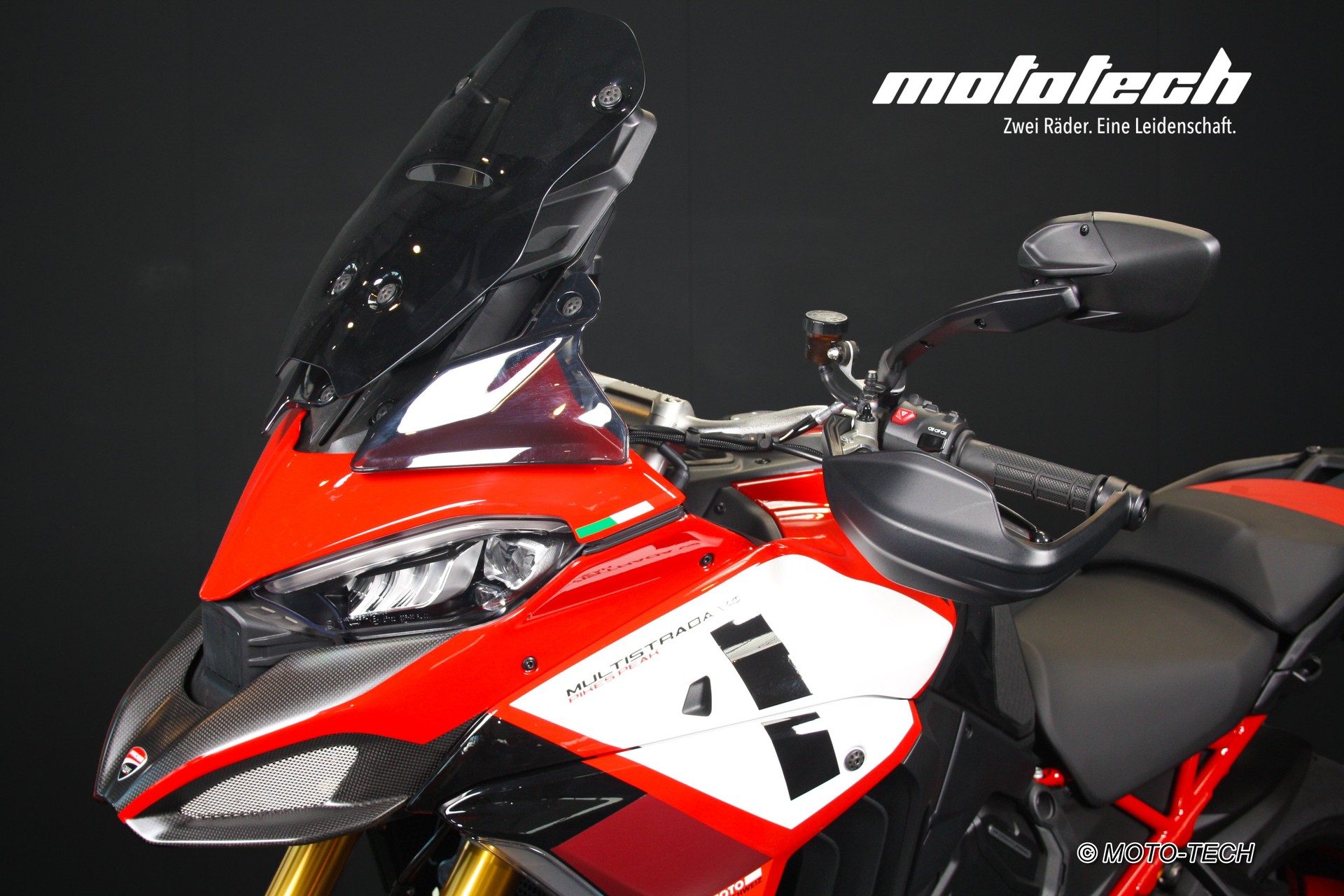 DUCATI Multistrada V4 Pikes Peak-showroom-element-3
