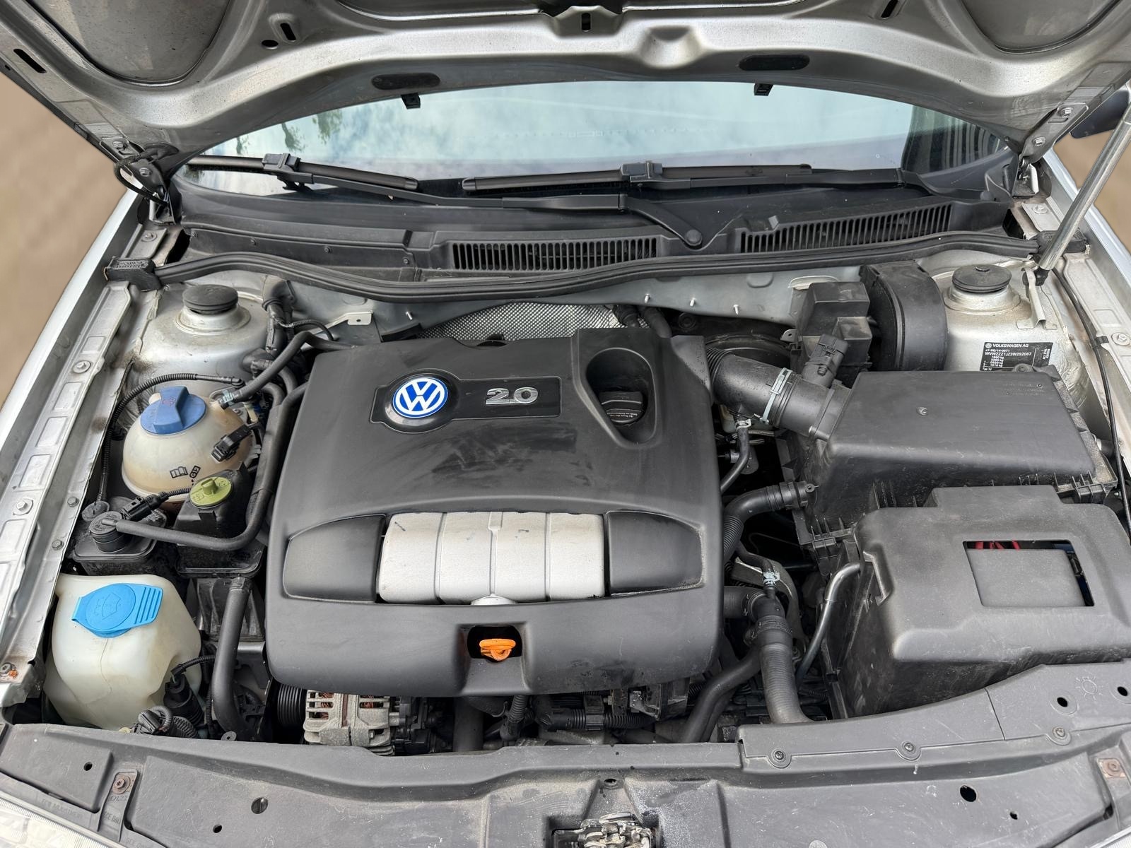 VW Bora Variant 2.0 Comfortline-image-11