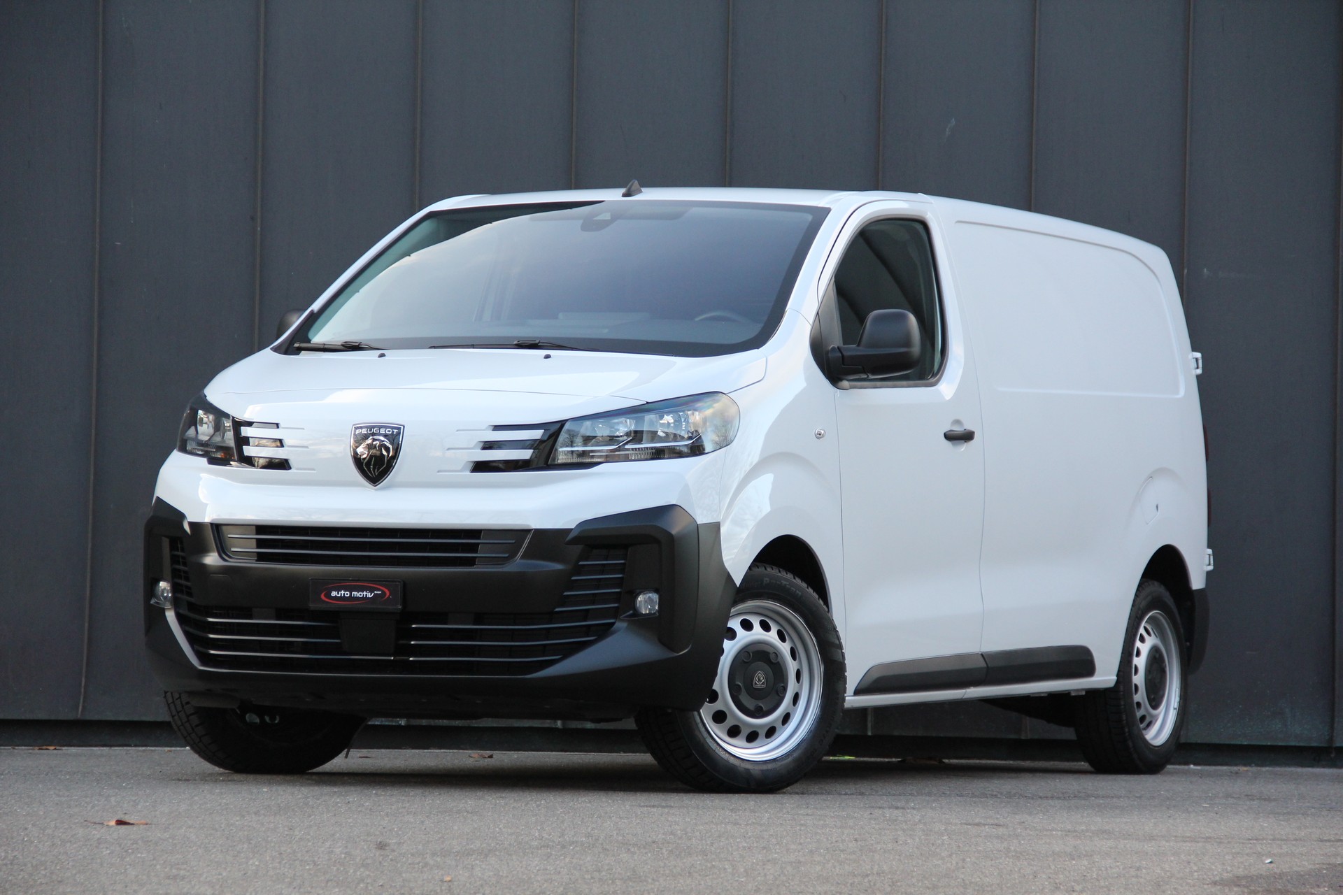 PEUGEOT Expert 2.0 BlueHDi 178 S&S Standard EAT8 *AUTOMAT* NAVI *RÜCKFAHRKAM* *DISTANZ-TEMPOMAT* 177-PS *LENKRAD-HEIZ.* SITZHEIZ.2X