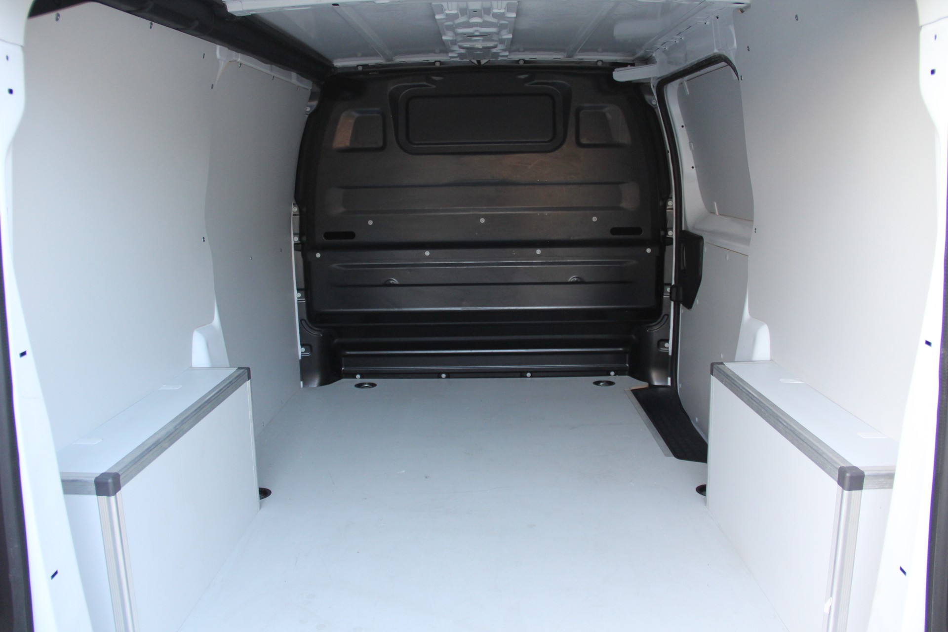 PEUGEOT Expert 2.0 BlueHDi 178 S&S Standard EAT8 *AUTOMAT* NAVI *RÜCKFAHRKAM* *DISTANZ-TEMPOMAT* 177-PS *LENKRAD-HEIZ.* SITZHEIZ.2X-image-8