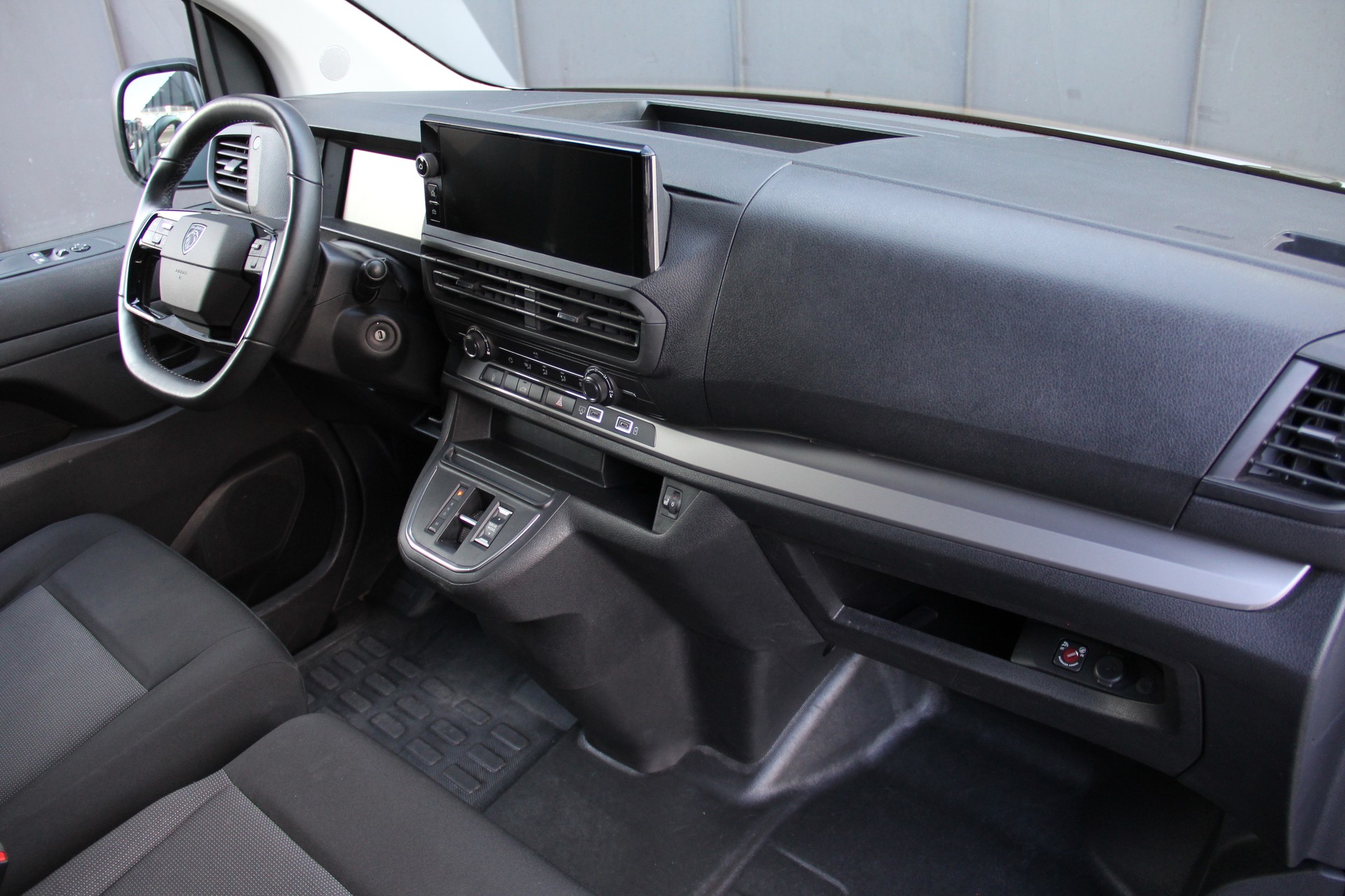 PEUGEOT Expert 2.0 BlueHDi 178 S&S Standard EAT8 *AUTOMAT* NAVI *RÜCKFAHRKAM* *DISTANZ-TEMPOMAT* 177-PS *LENKRAD-HEIZ.* SITZHEIZ.2X-image-10