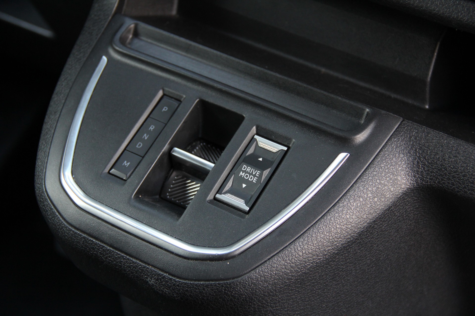PEUGEOT Expert 2.0 BlueHDi 178 S&S Standard EAT8 *AUTOMAT* NAVI *RÜCKFAHRKAM* *DISTANZ-TEMPOMAT* 177-PS *LENKRAD-HEIZ.* SITZHEIZ.2X-image-3