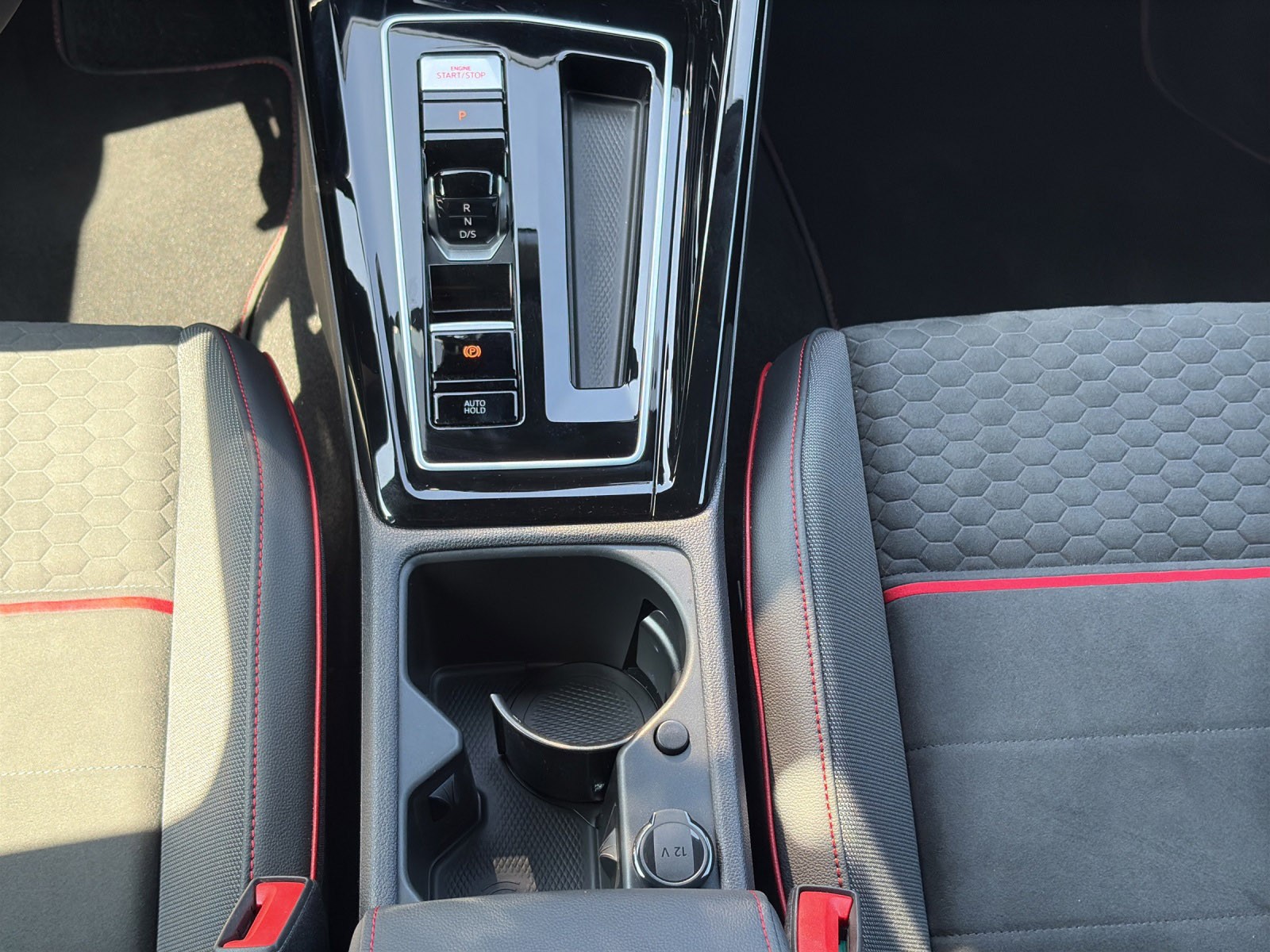 VW Golf 2.0 TSI GTI Clubsport DSG-image-14