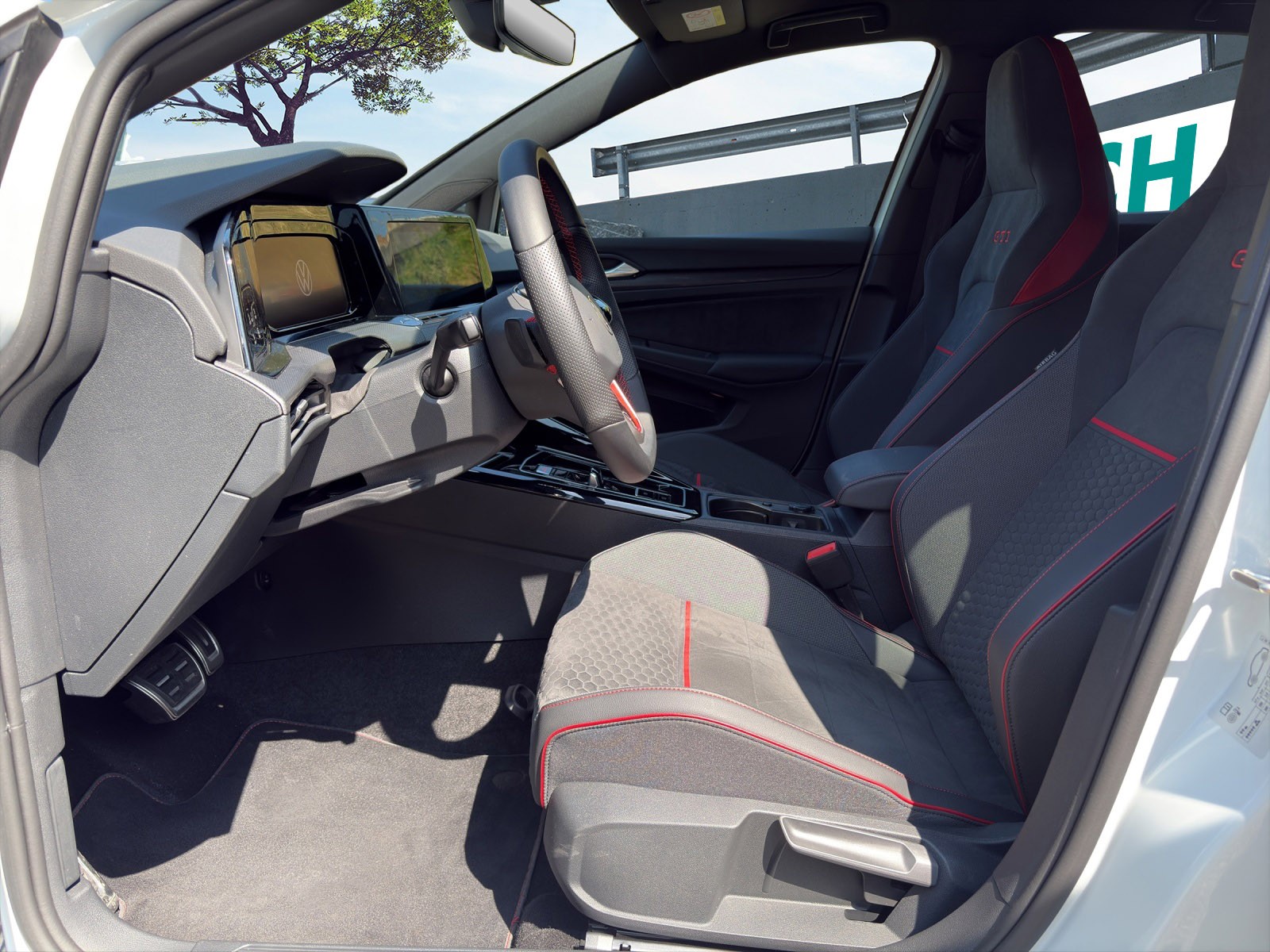 VW Golf 2.0 TSI GTI Clubsport DSG-image-6