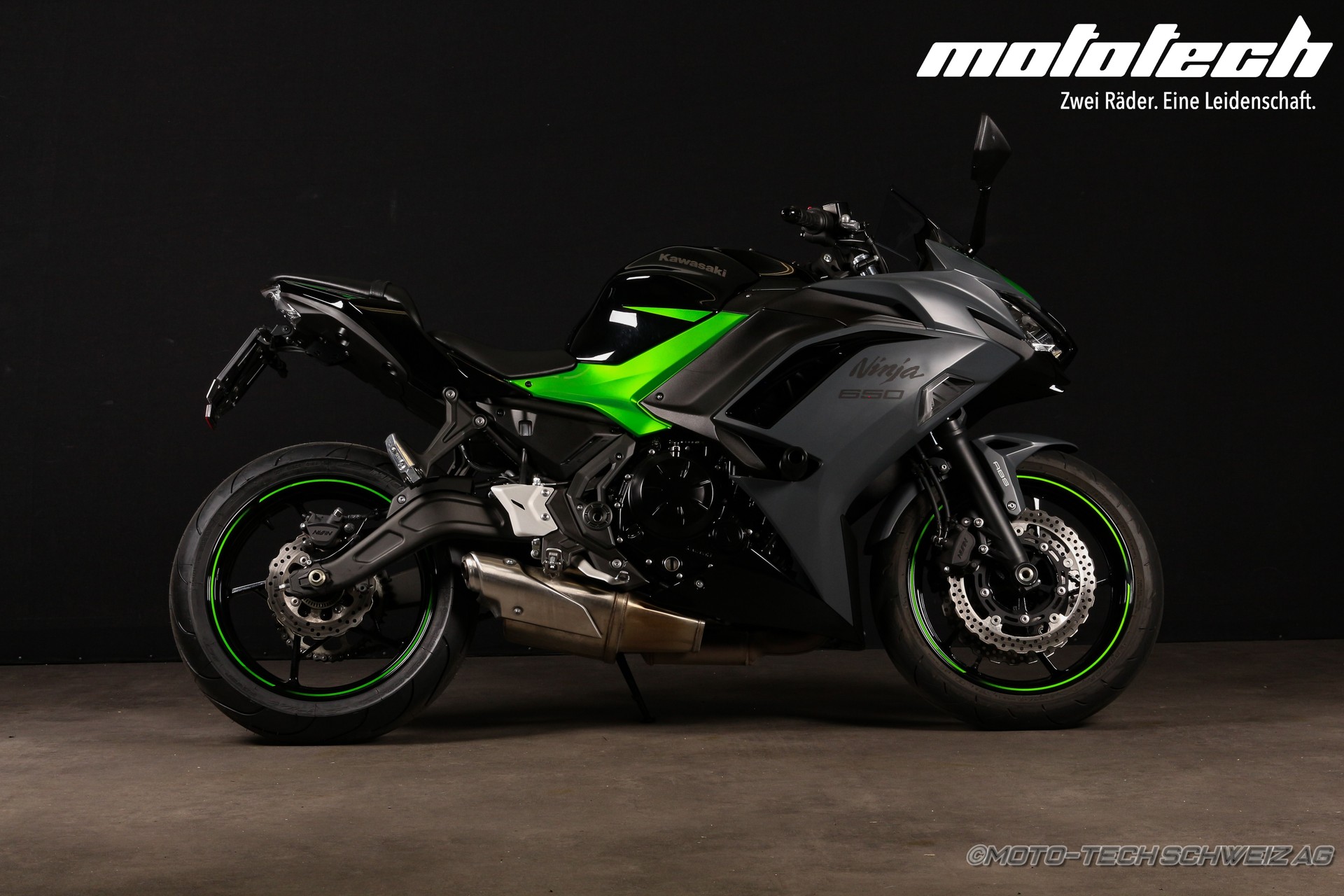KAWASAKI Ninja 650 (35kW)-showroom-element-1