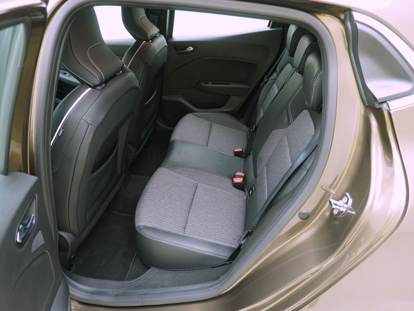 RENAULT Clio 1.0 TCe Intens-image-10