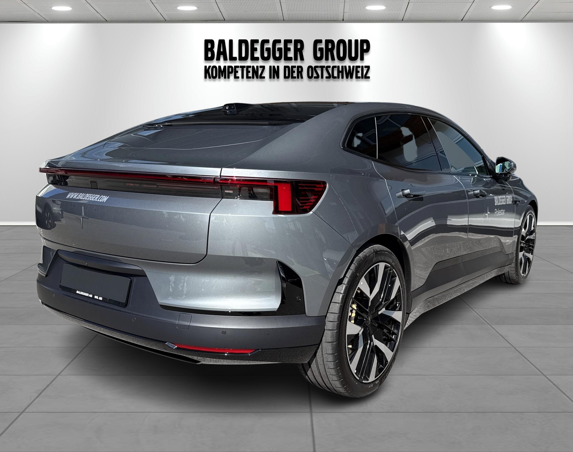 POLESTAR 4 Long Range Dual Motor-showroom-element-1
