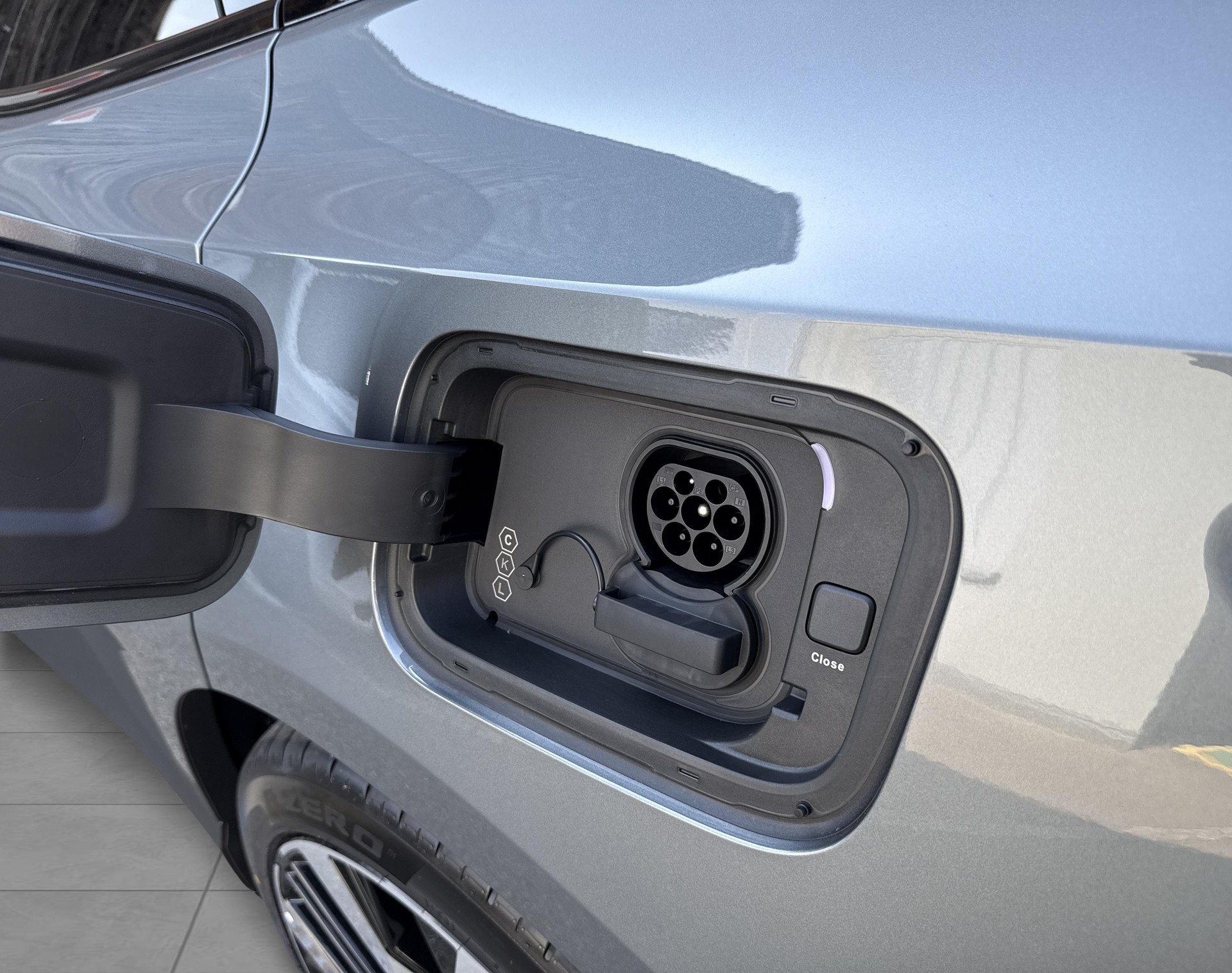 POLESTAR 4 Long Range Dual Motor-image-14
