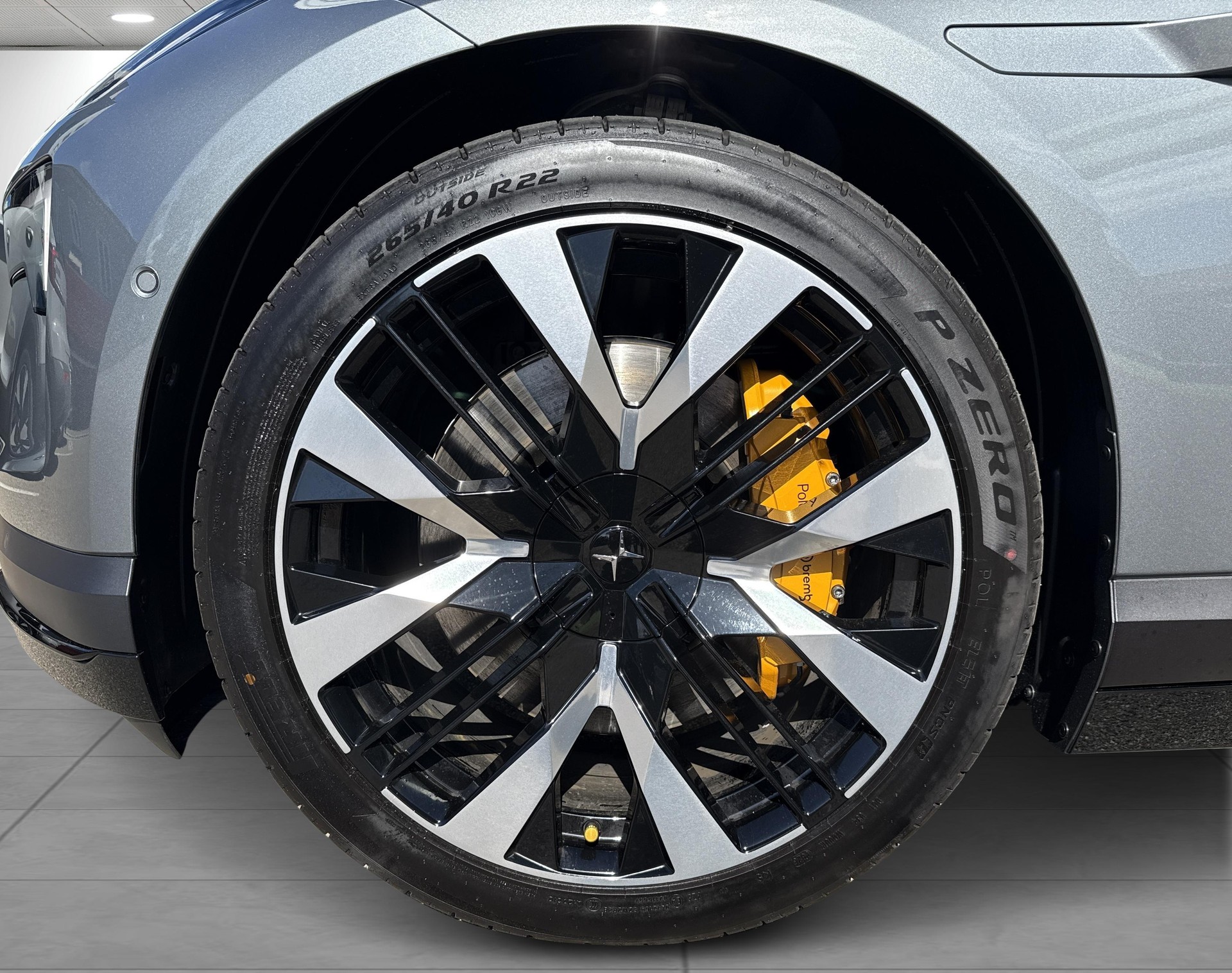 POLESTAR 4 Long Range Dual Motor-image-10