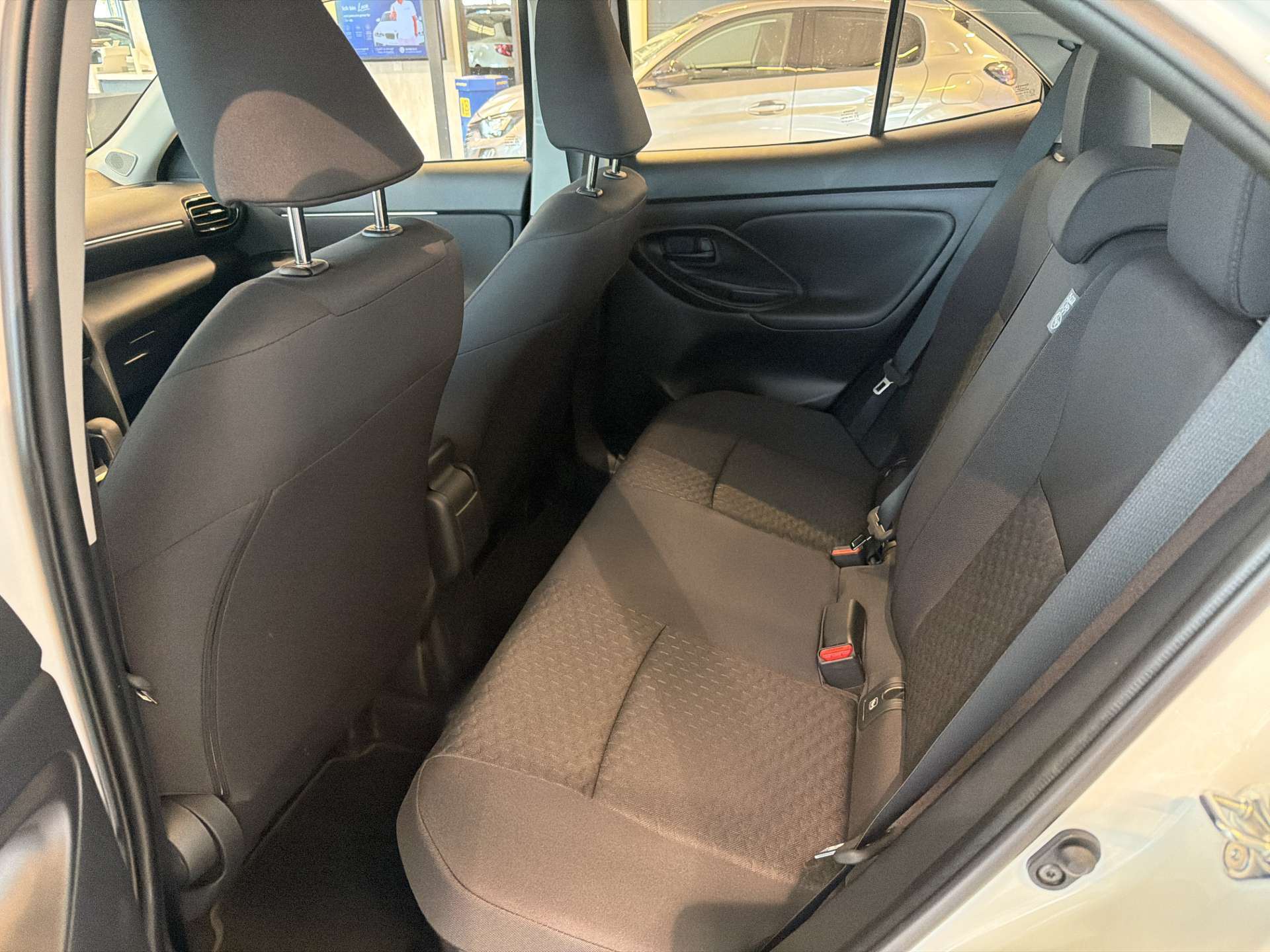 TOYOTA Yaris Cross 1.5 Comfort e-CVT Automat-image-6