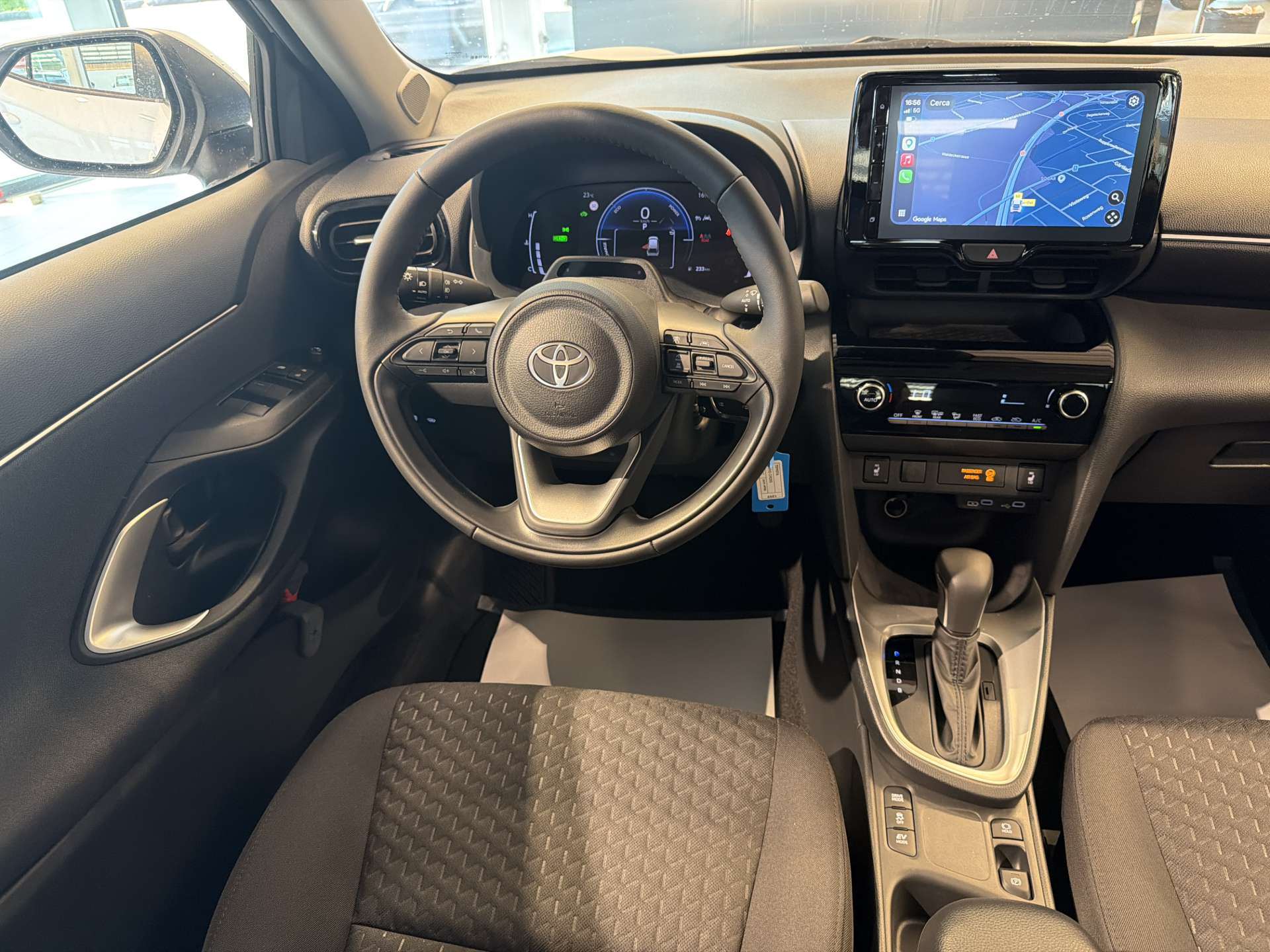 TOYOTA Yaris Cross 1.5 Comfort e-CVT Automat-image-4