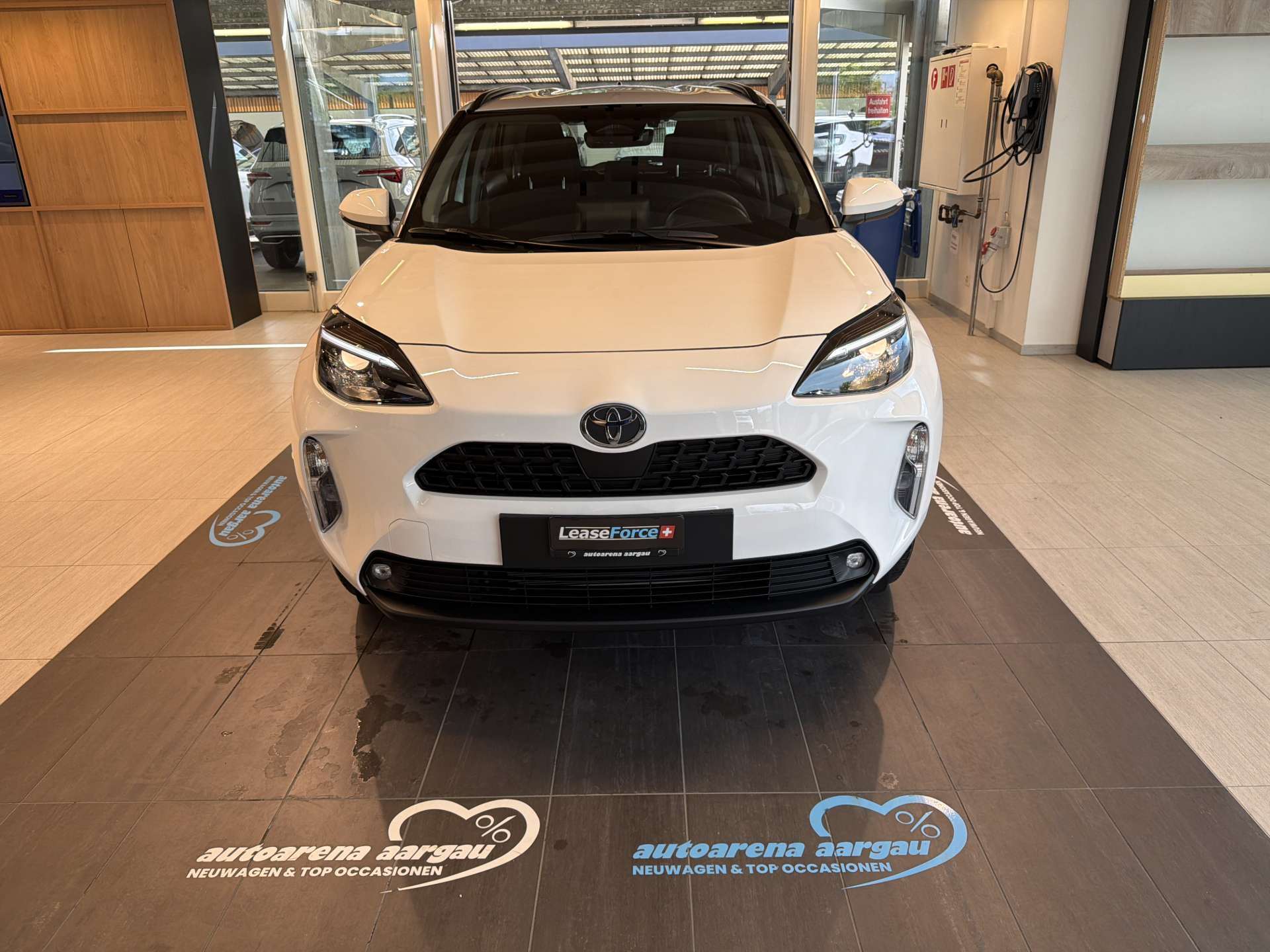 TOYOTA Yaris Cross 1.5 Comfort e-CVT Automat-image-10
