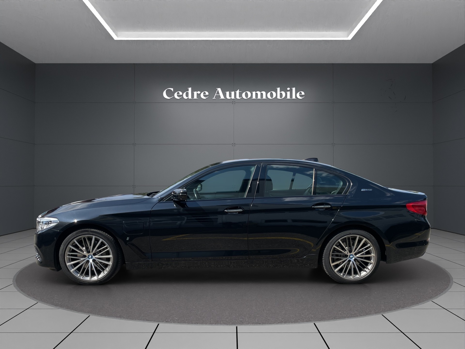 BMW 530e iPerformance Steptronic-image-3