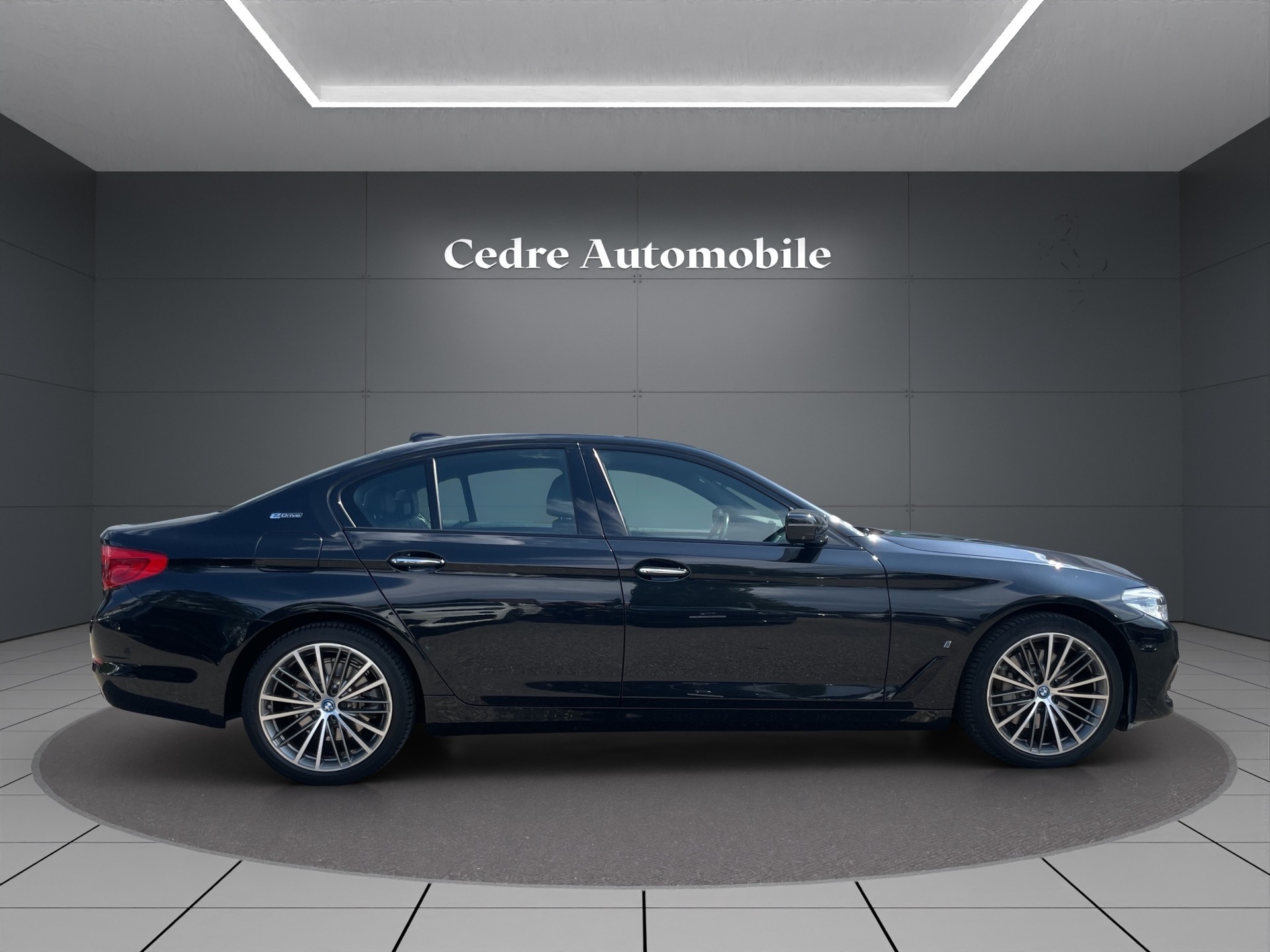 BMW 530e iPerformance Steptronic-image-6