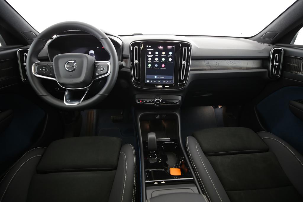 VOLVO C40 P8 Twin Recharge AWD-image-7