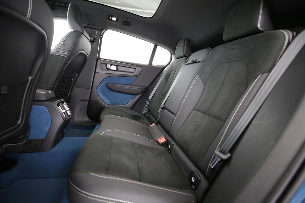 VOLVO C40 P8 Twin Recharge AWD-image-8