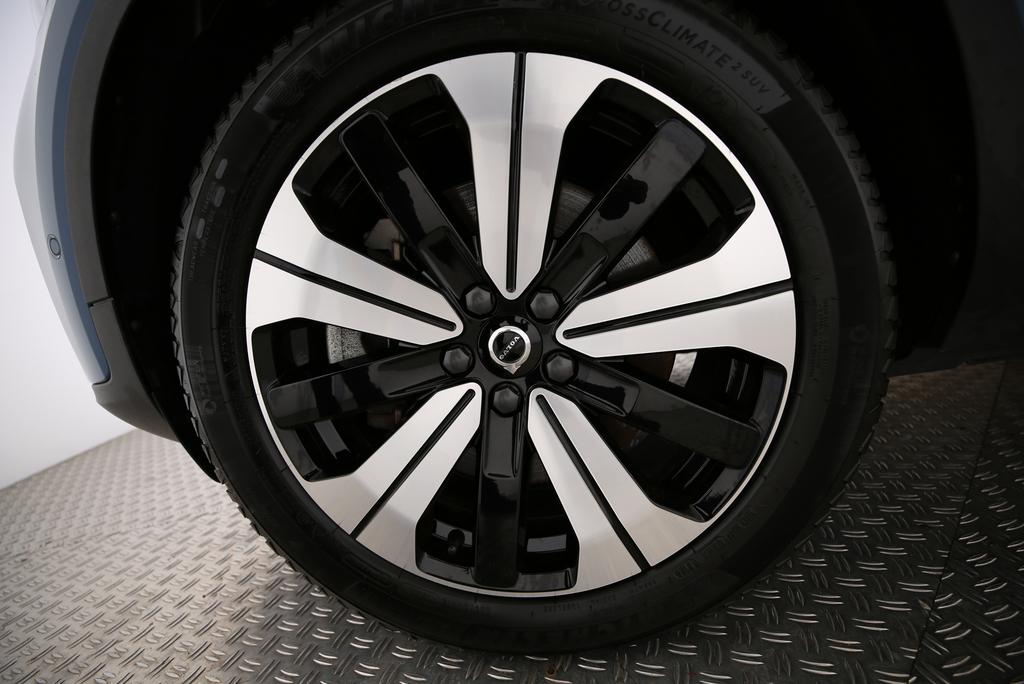 VOLVO C40 P8 Twin Recharge AWD-image-9