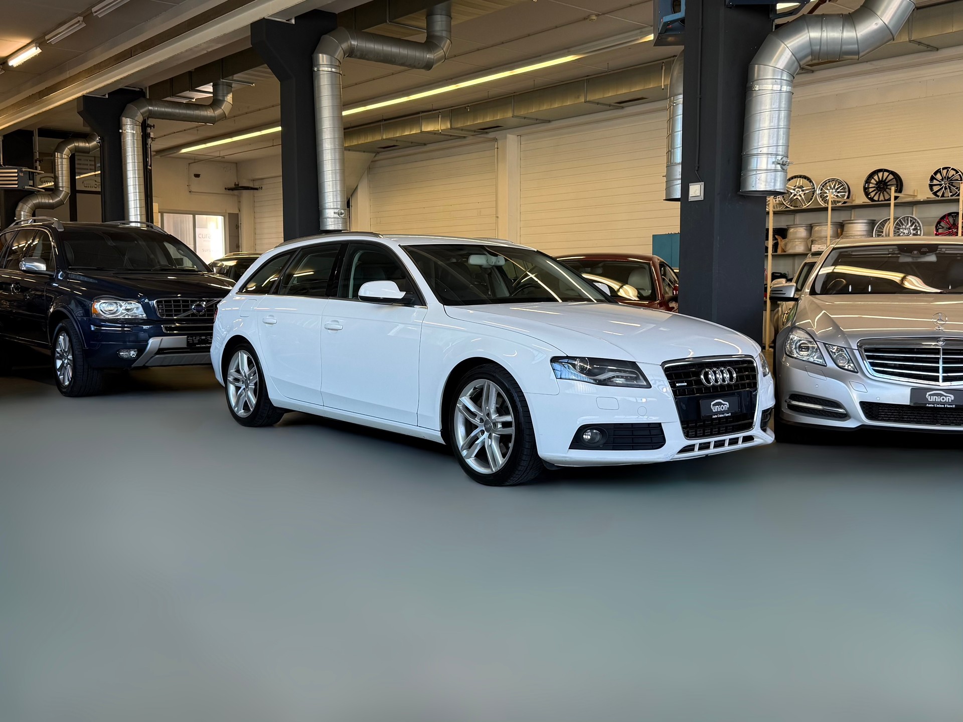 AUDI A4 Avant 3.0 TDI quattro S-tronic-image-1
