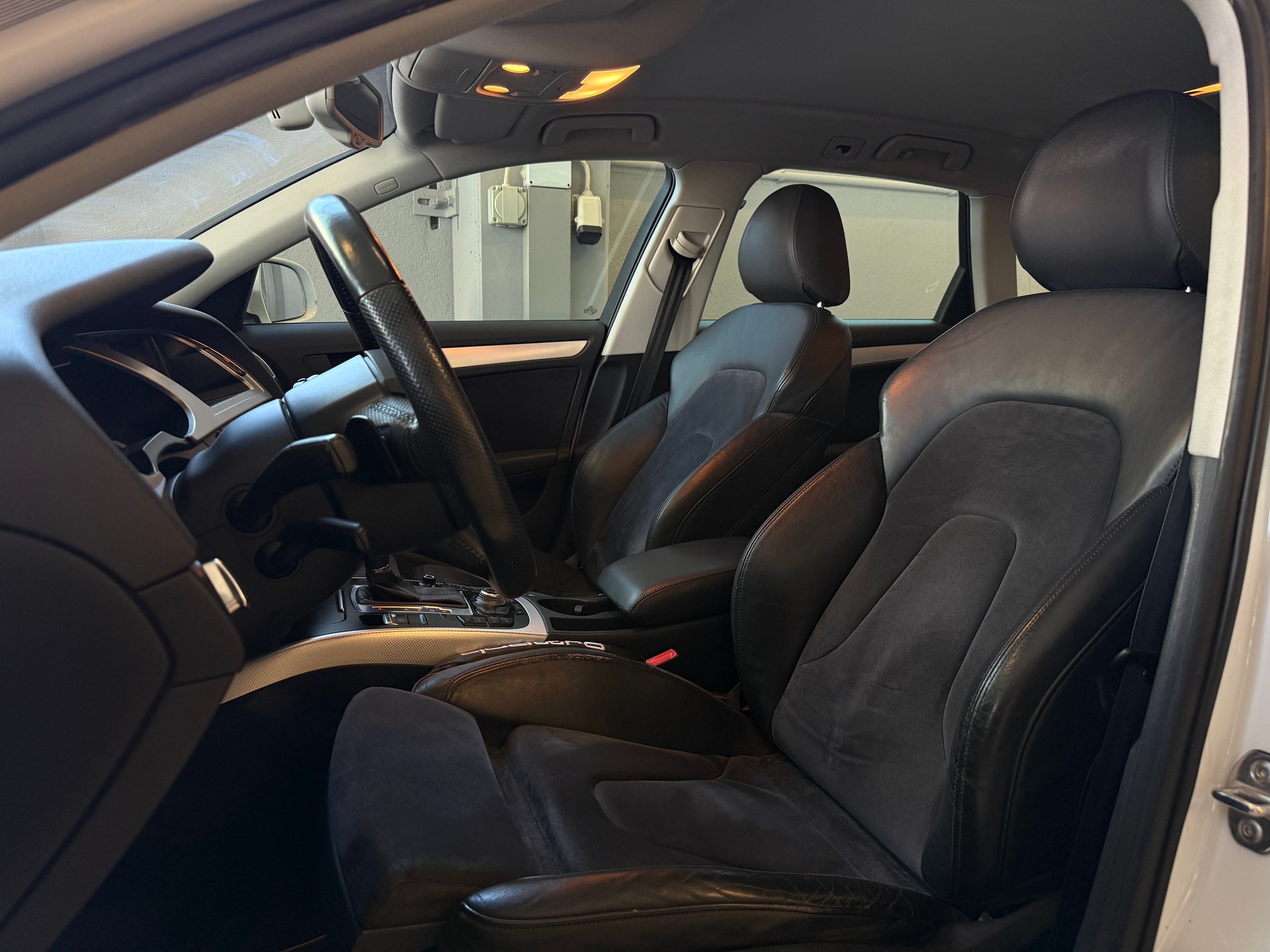 AUDI A4 Avant 3.0 TDI quattro S-tronic-image-11
