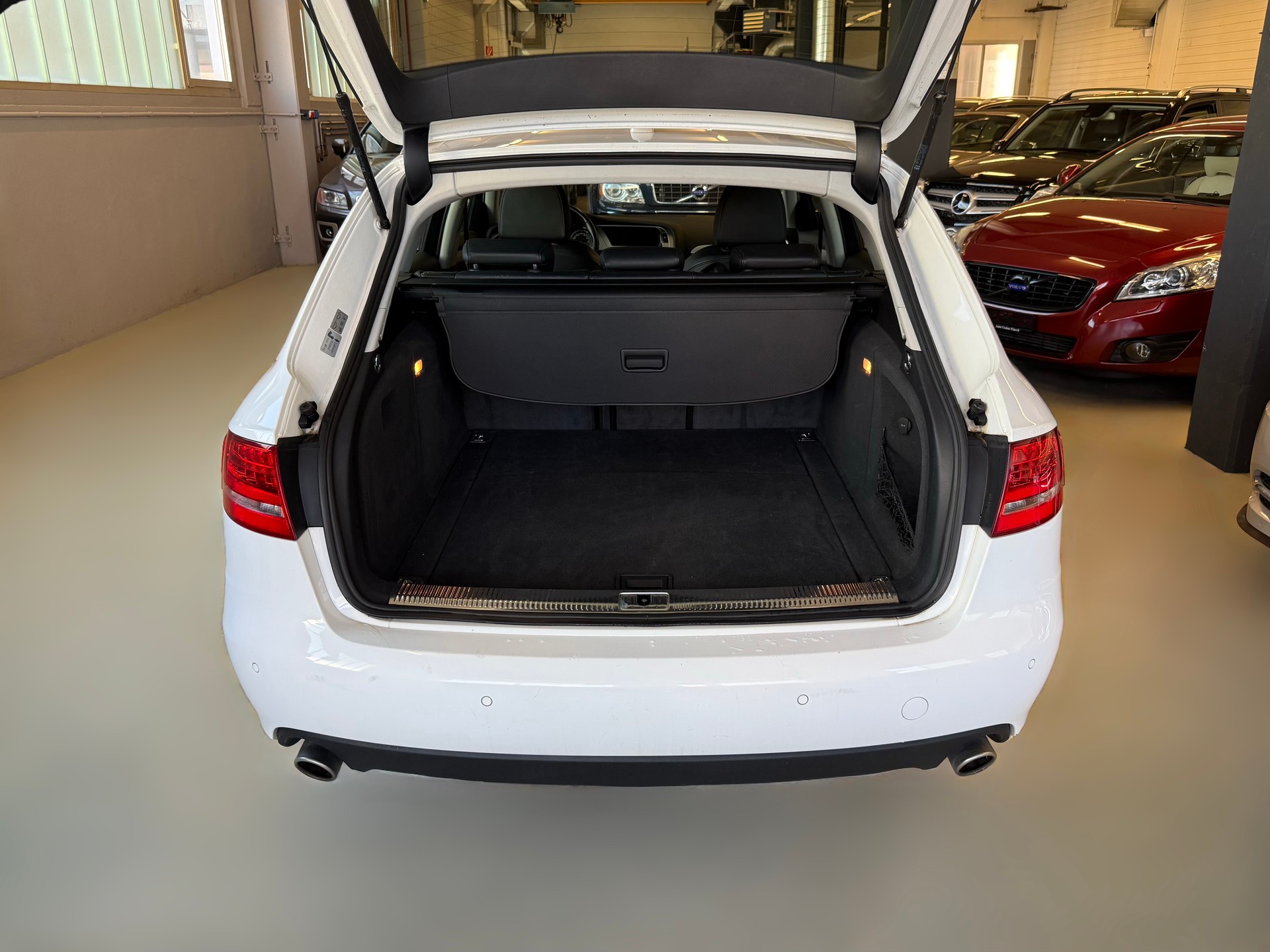AUDI A4 Avant 3.0 TDI quattro S-tronic-image-8