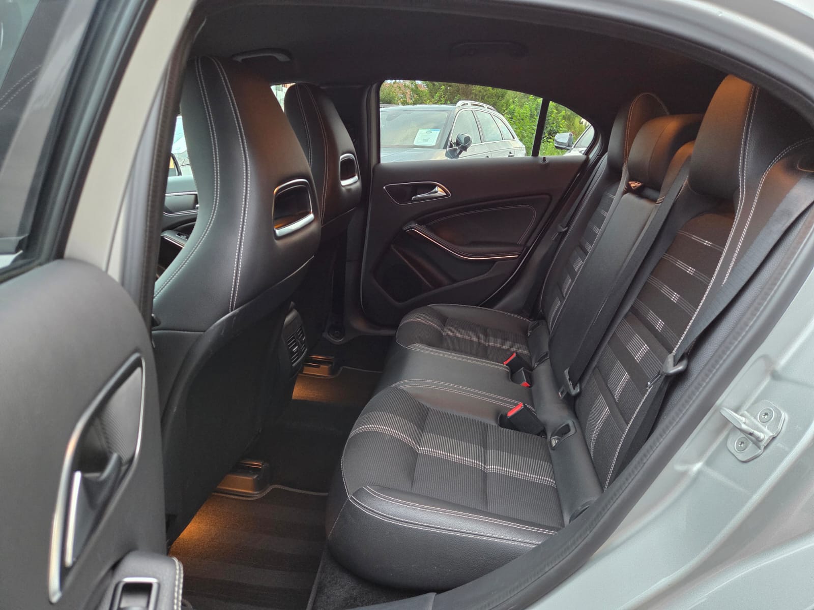 MERCEDES-BENZ A 200 CDI Night Star 7G-DCT-image-12