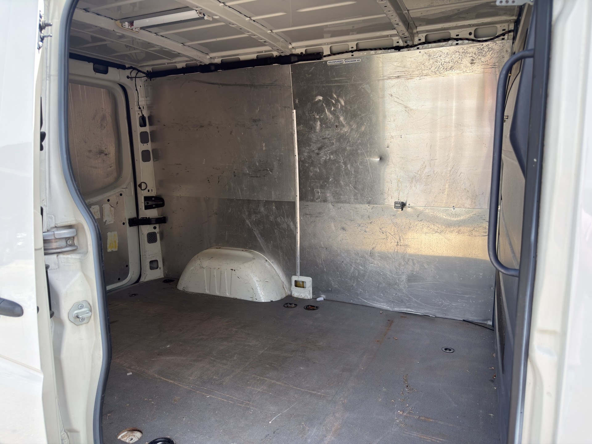VW Crafter 35 2.5 BlueTDI 109 PS Automatik-image-13