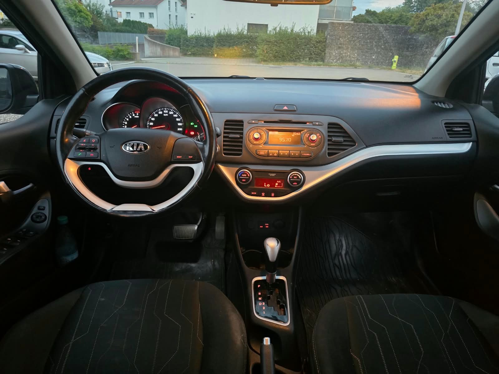 KIA Picanto 1.2 CVVT Style Automatic-image-2