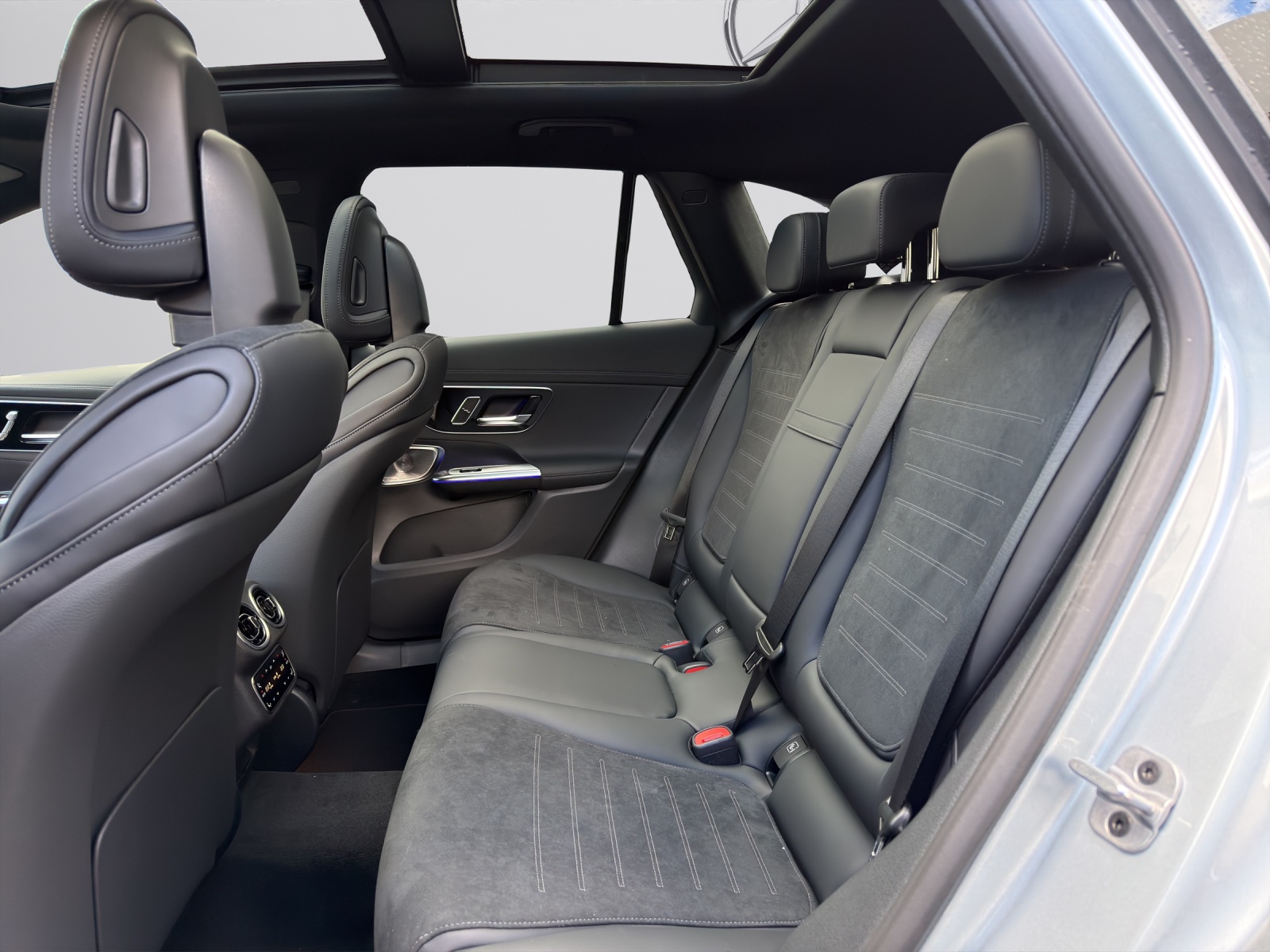 MERCEDES-BENZ GLC 200 4Matic 9G-Tronic-image-10