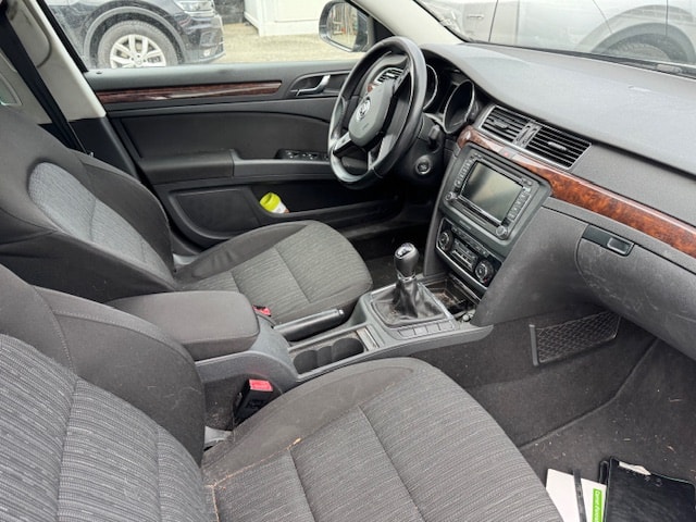 SKODA Superb Combi 1.8 TSI Elegance 4x4-image-9