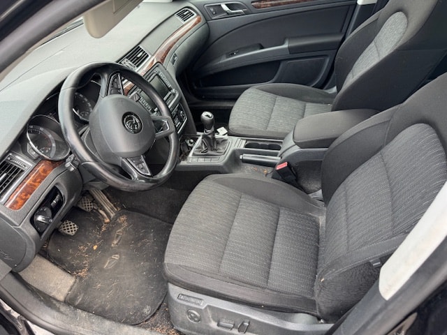 SKODA Superb Combi 1.8 TSI Elegance 4x4-image-4