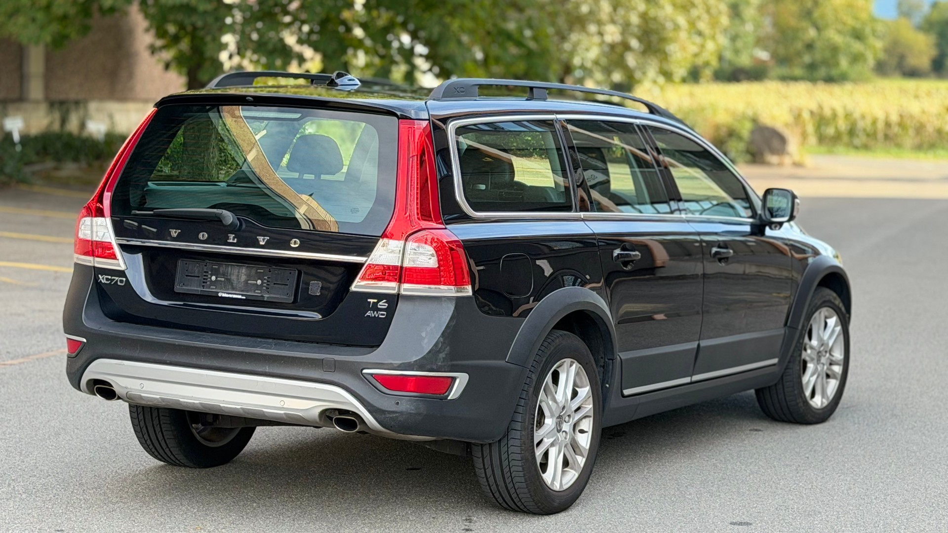 VOLVO XC70 T6 AWD Momentum Dynamic Edition Geartronic-image-3