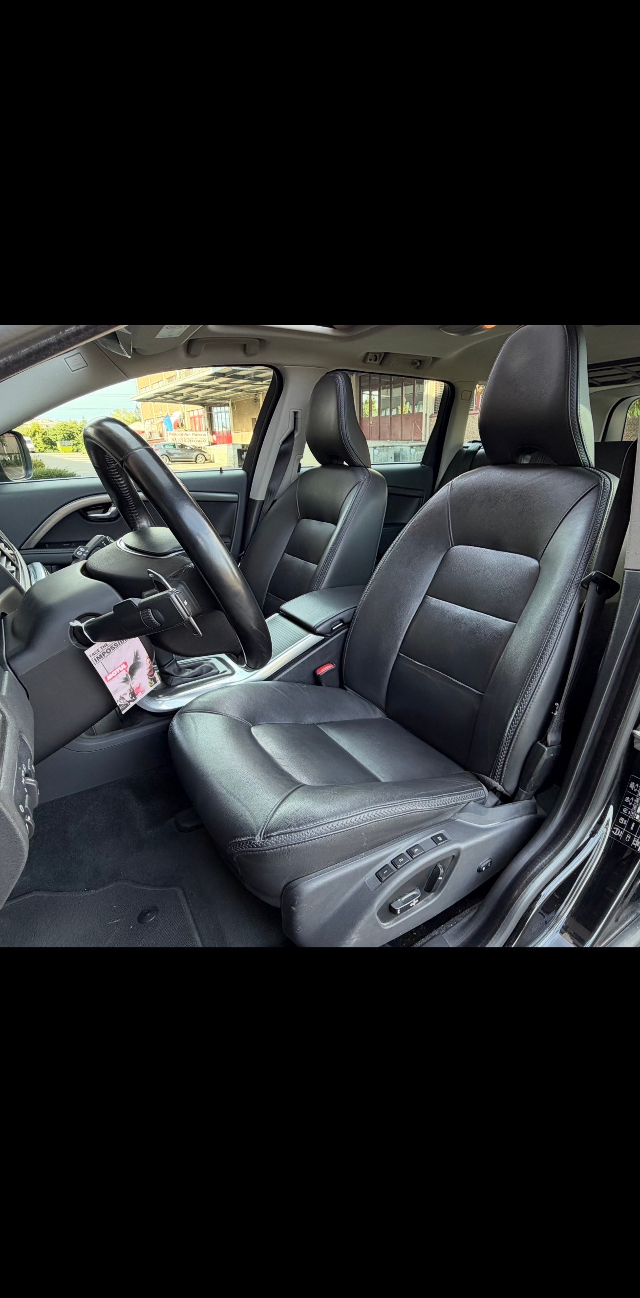 VOLVO XC70 T6 AWD Momentum Dynamic Edition Geartronic-image-6