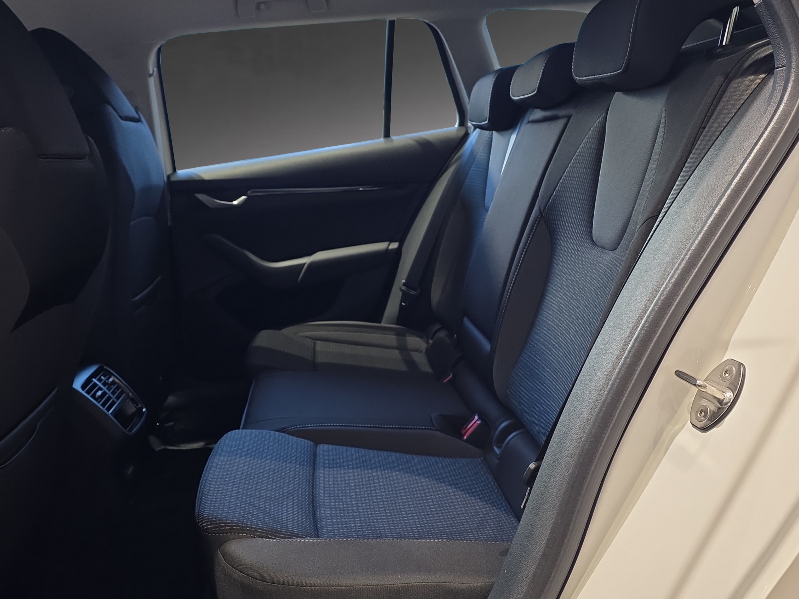 SKODA Octavia Combi 2.0 TSI DSG Selection 4x4-image-6