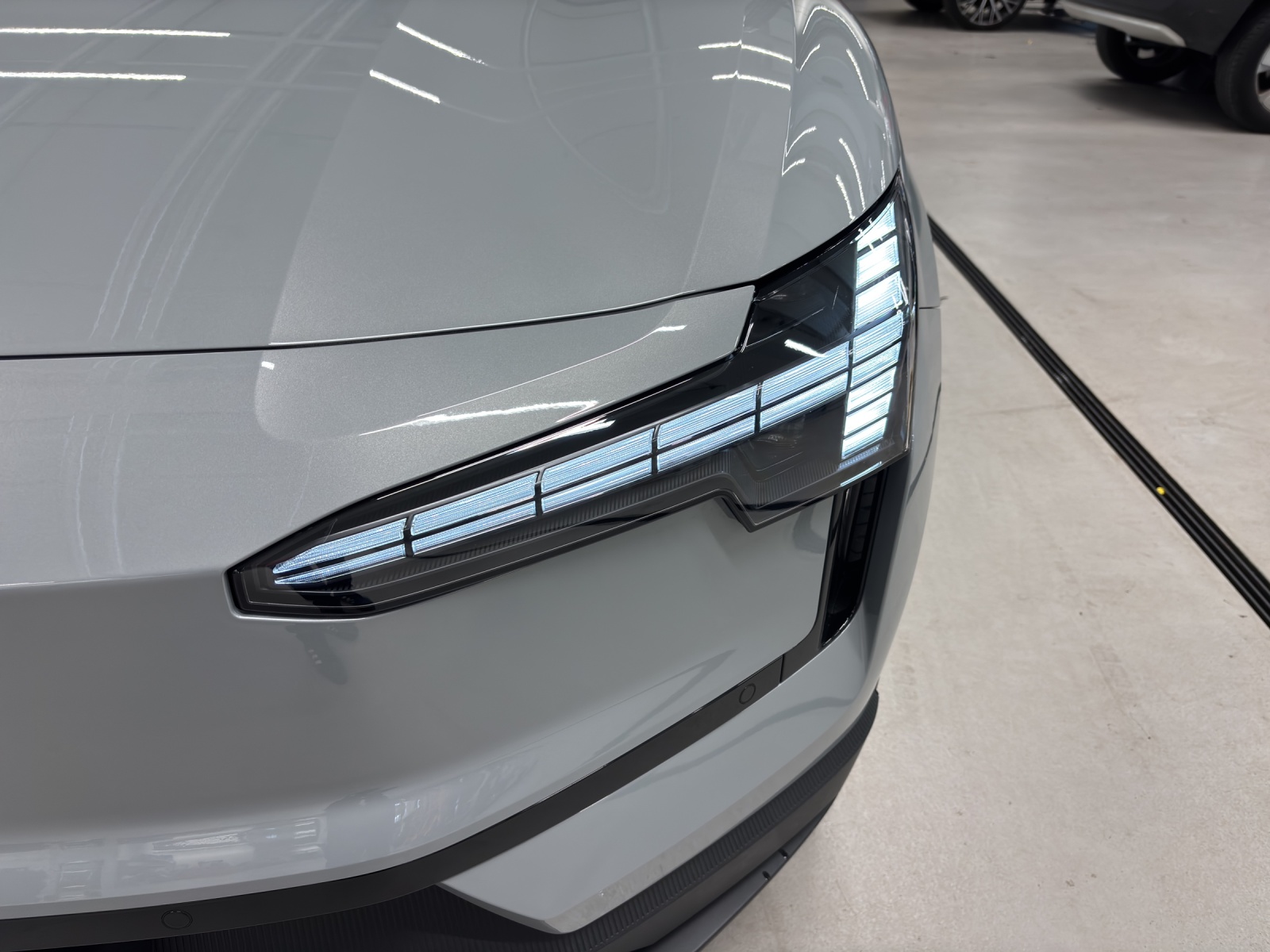 VOLVO EX30 P8 Ultra AWD-image-13