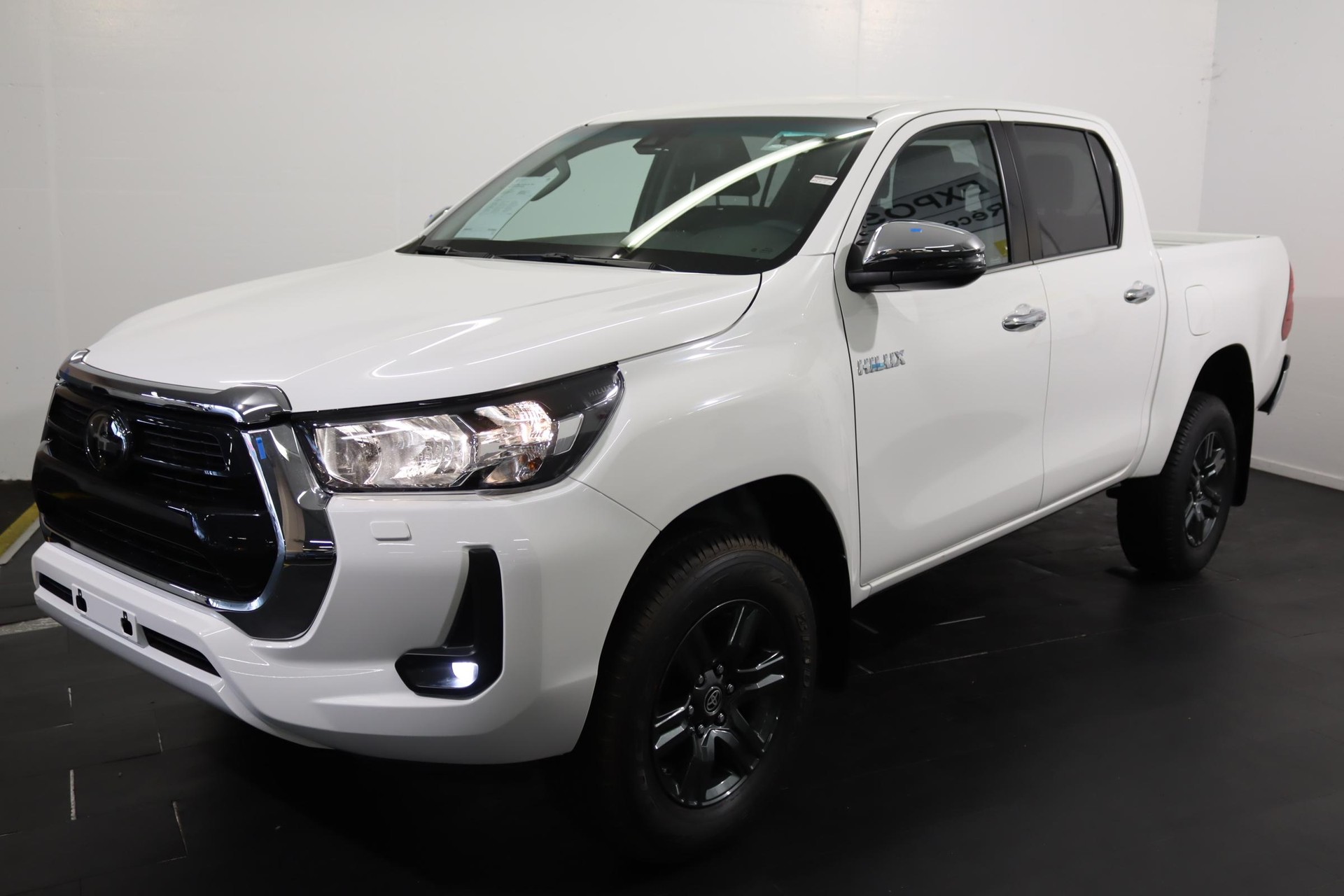 TOYOTA Hilux Double Cab.-Pick-up 2.4 D-4D 150 Style-image-0