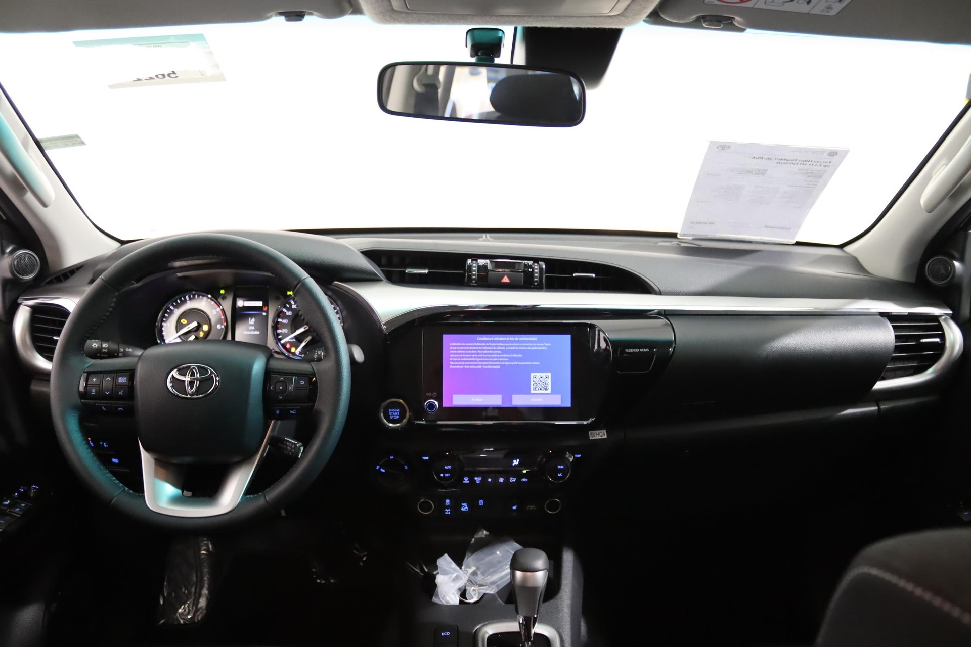 TOYOTA Hilux Double Cab.-Pick-up 2.4 D-4D 150 Style-image-7