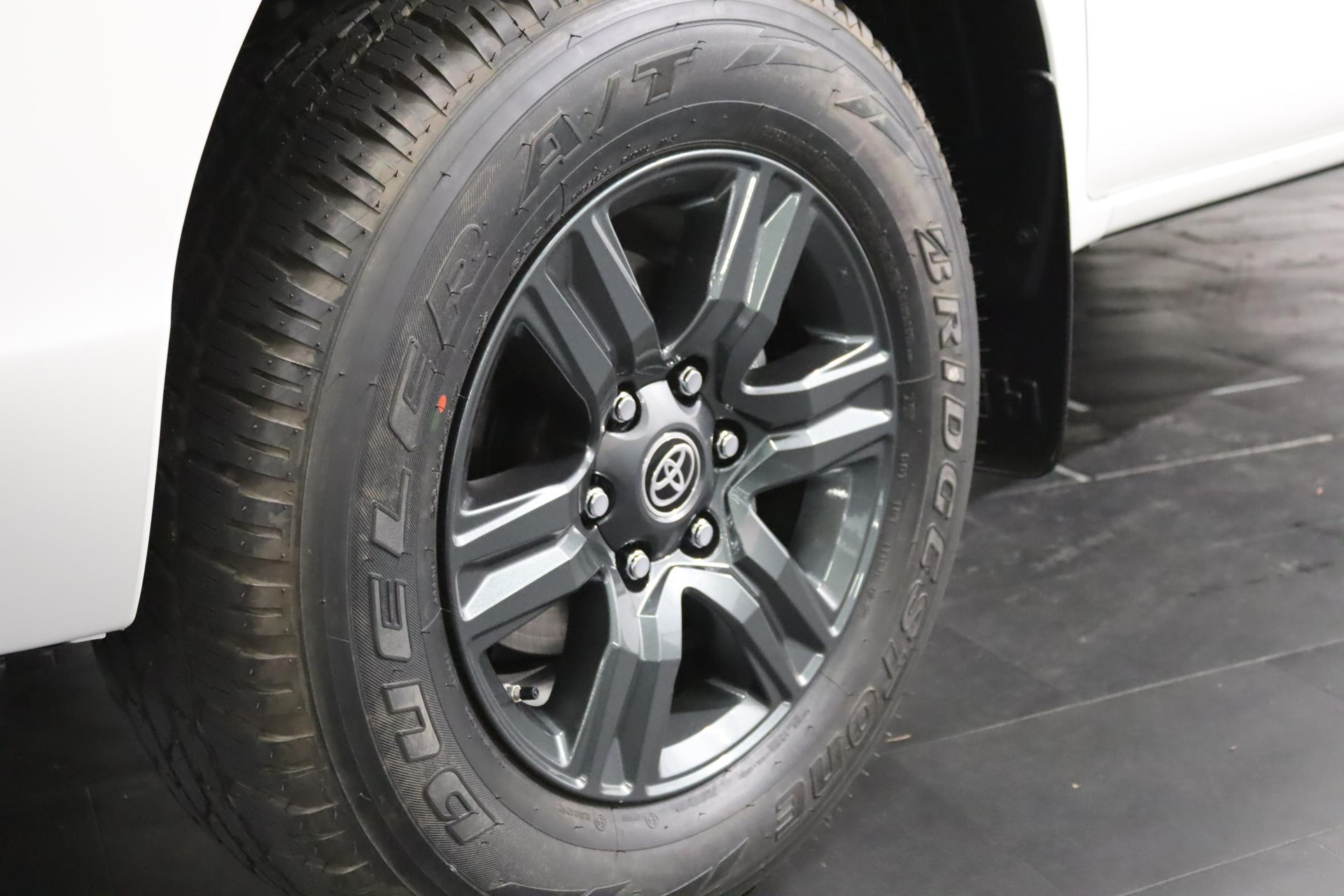 TOYOTA Hilux Double Cab.-Pick-up 2.4 D-4D 150 Style-image-14